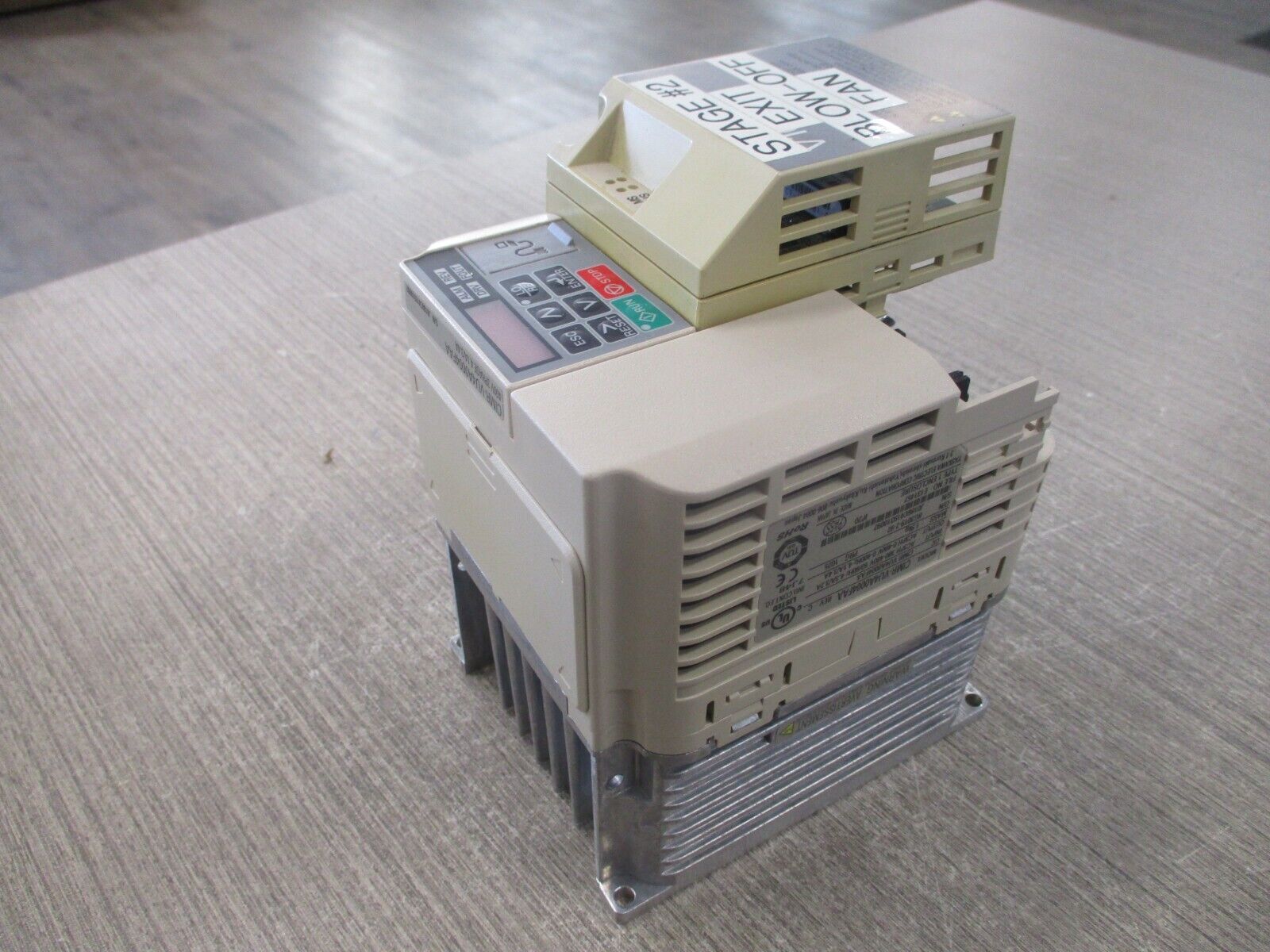 Yaskawa V1000 AC Drive CIMR-VU4A0004FAA Rev. C 1HP 3Ph w/ Keypad Used