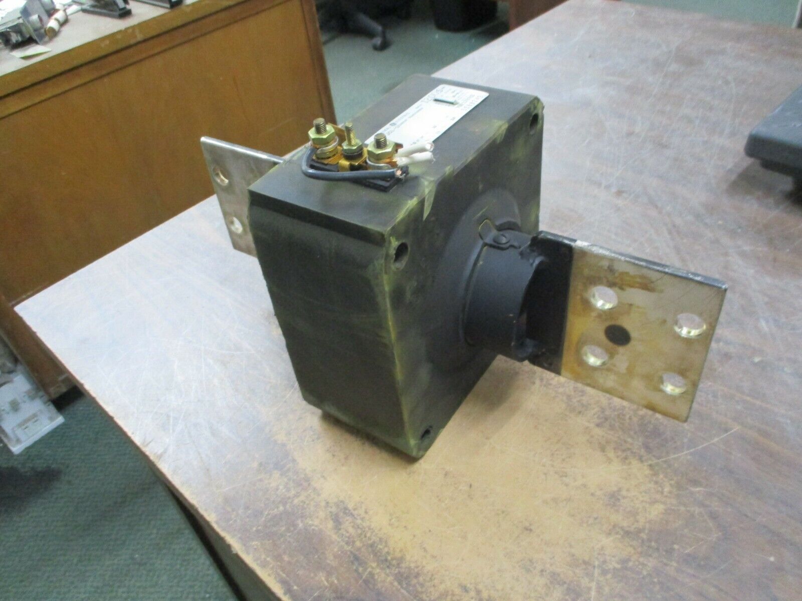 GE Current Transformer 750X28G13 Type:JCL-0 Ratio 1200:5 10KV BIL 50-60Hz Used