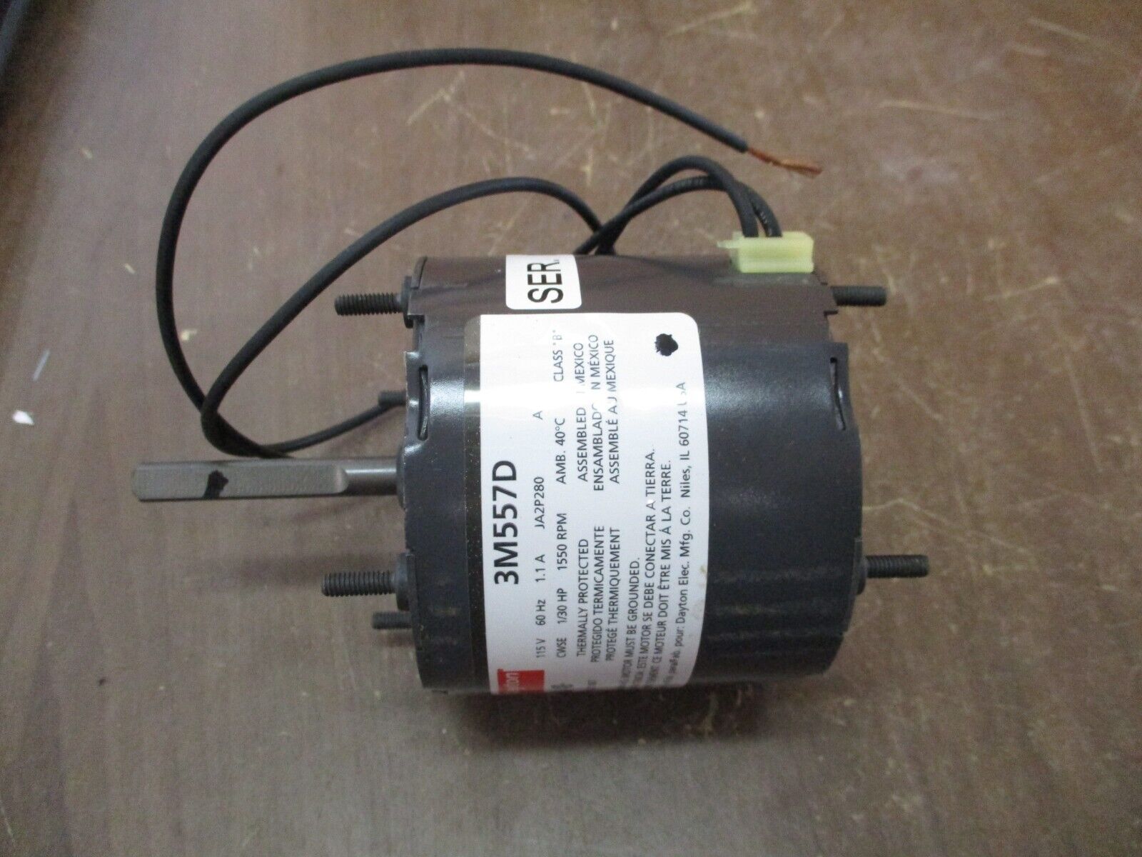 Dayton AC Motor 3M557D 1/30HP 115V 60Hz 1Ph 1550RPM New Surplus