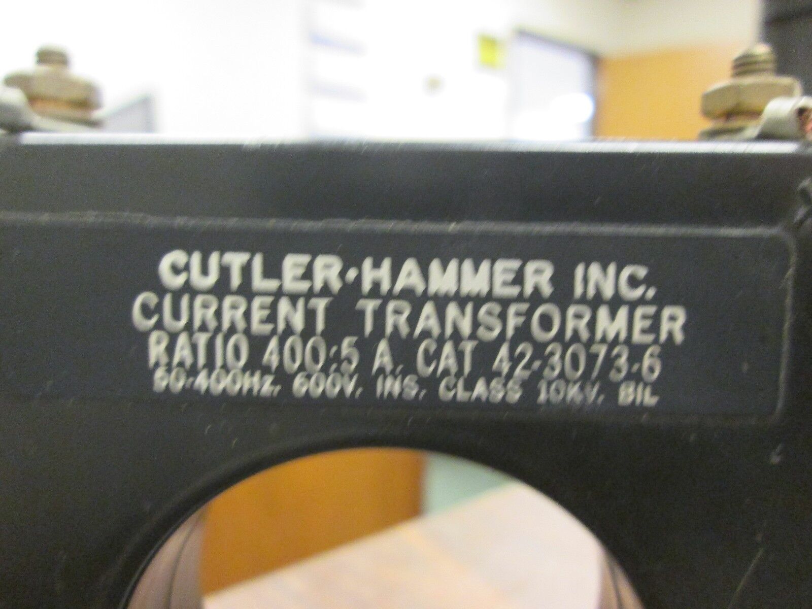 Cutler-Hammer Current Transformer 42-3073-6 Ratio 400:5A 10KV BIL 600V Used