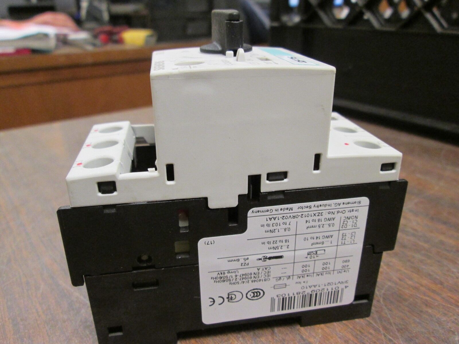 Siemens Sirius Circuit Breaker 3RV1021-1AA10 1.1-1.6A 3P Used