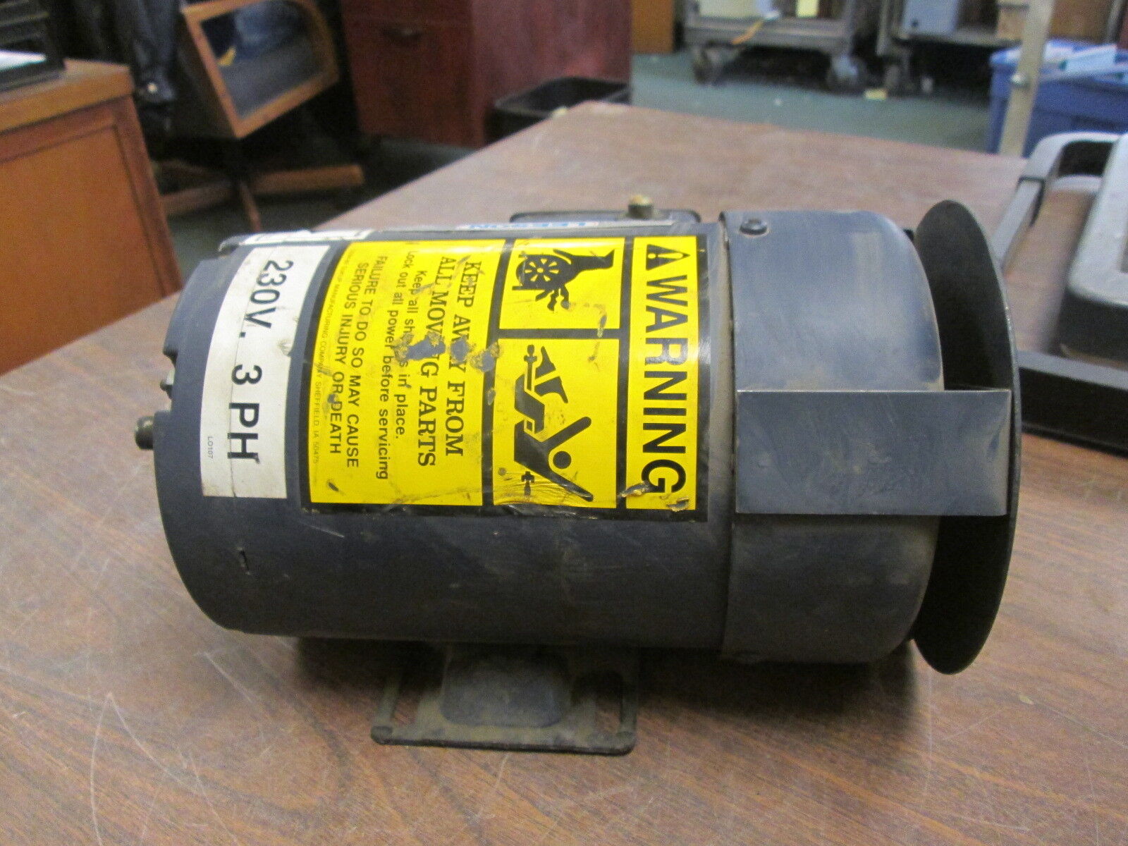 Leeson C4T17FB4B AC Motor 100961.00 ½HP 1725/1425RPM FR: L48 ENCL: TEFC Used