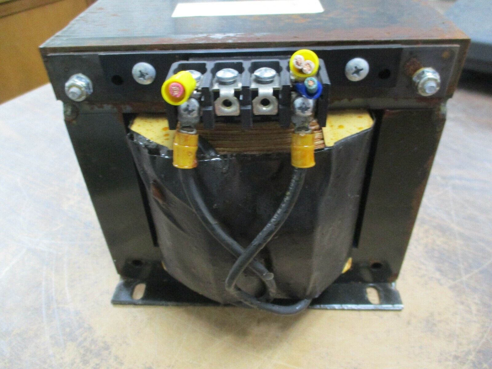 Square D	Transformer 9070T2000D1 2KVA Pri: 240/480V Sec: 120V 50/60Hz Used