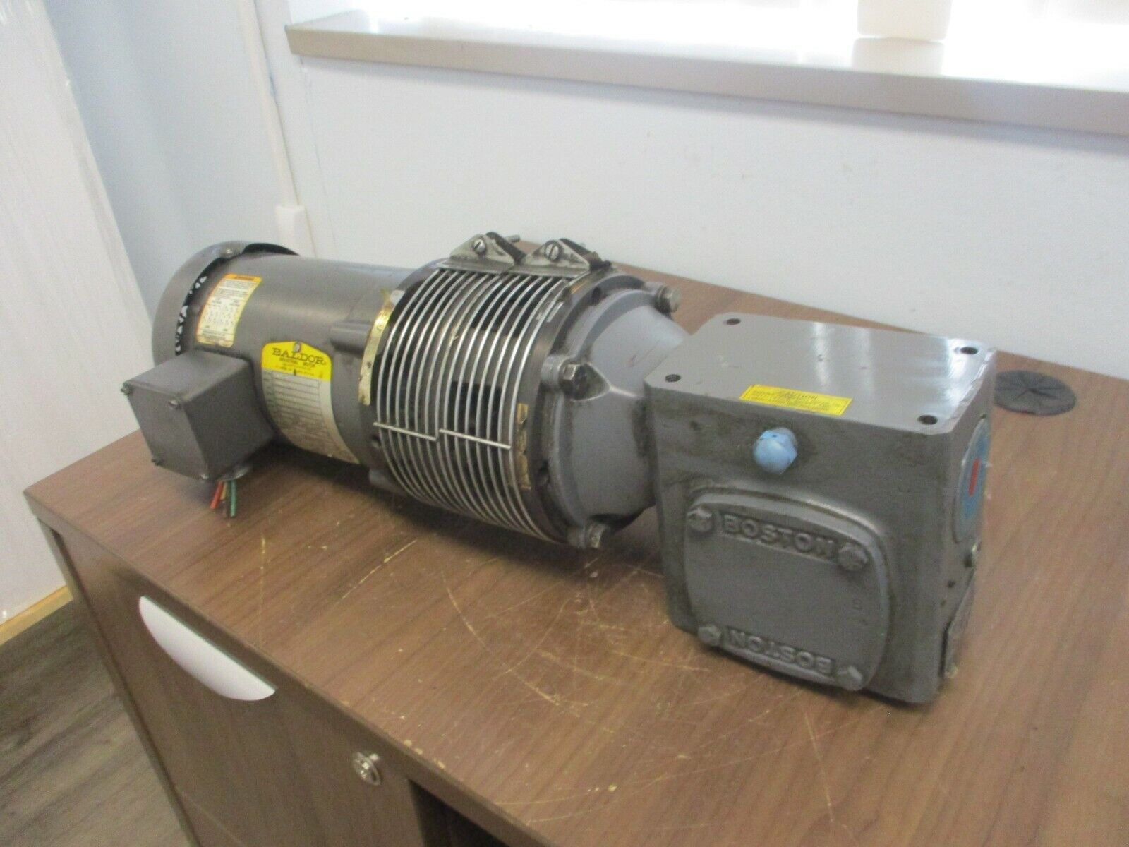 Baldor AC Motor w/ Gear VM3542 3/4HP 1800RPM FR:56C ENCL:TEFC 208-230/460V Used