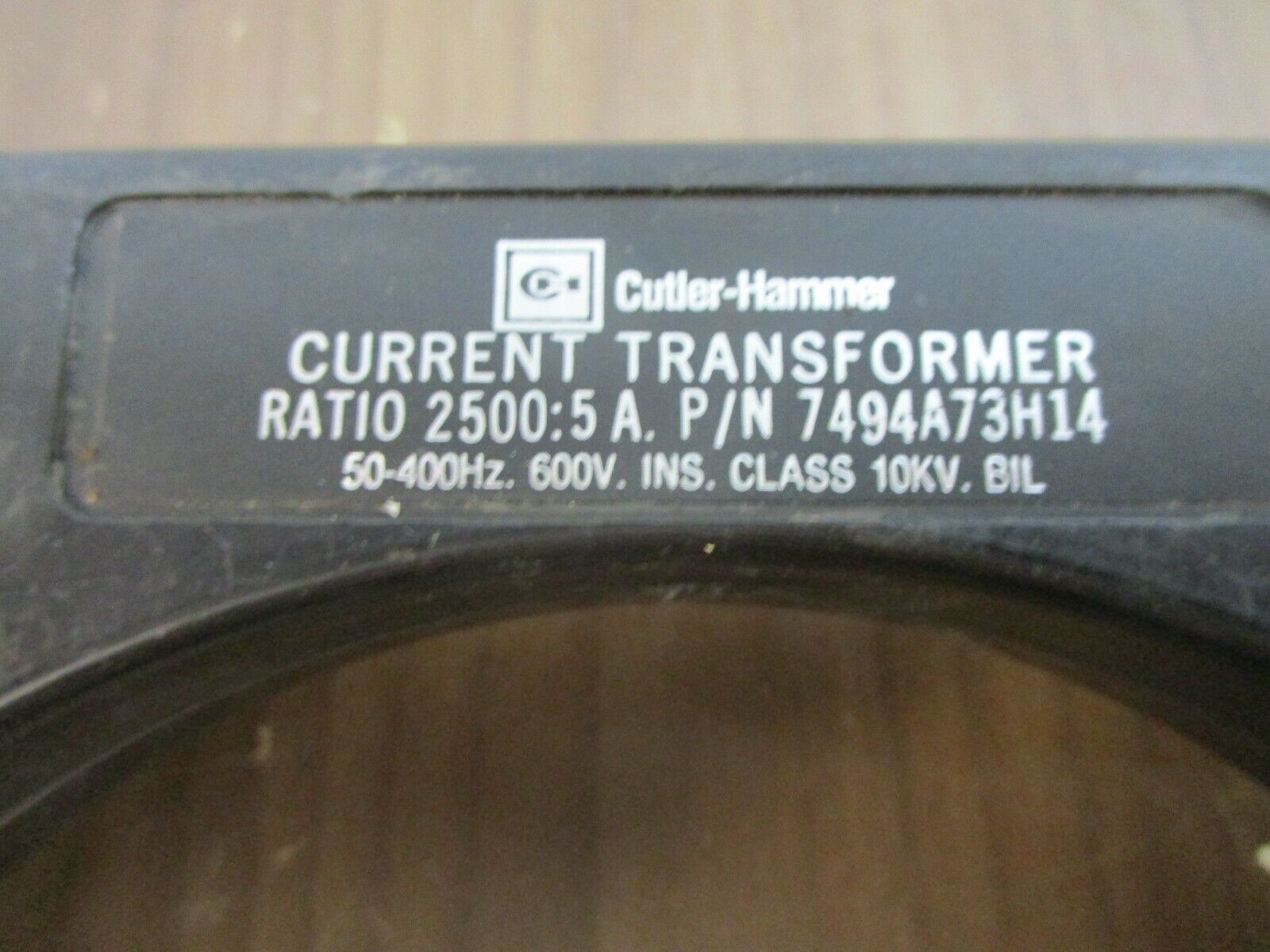 Cutler-Hammer Current Transformer 7494A73H14 Ratio 2500:5A 600V 50-400Hz Used