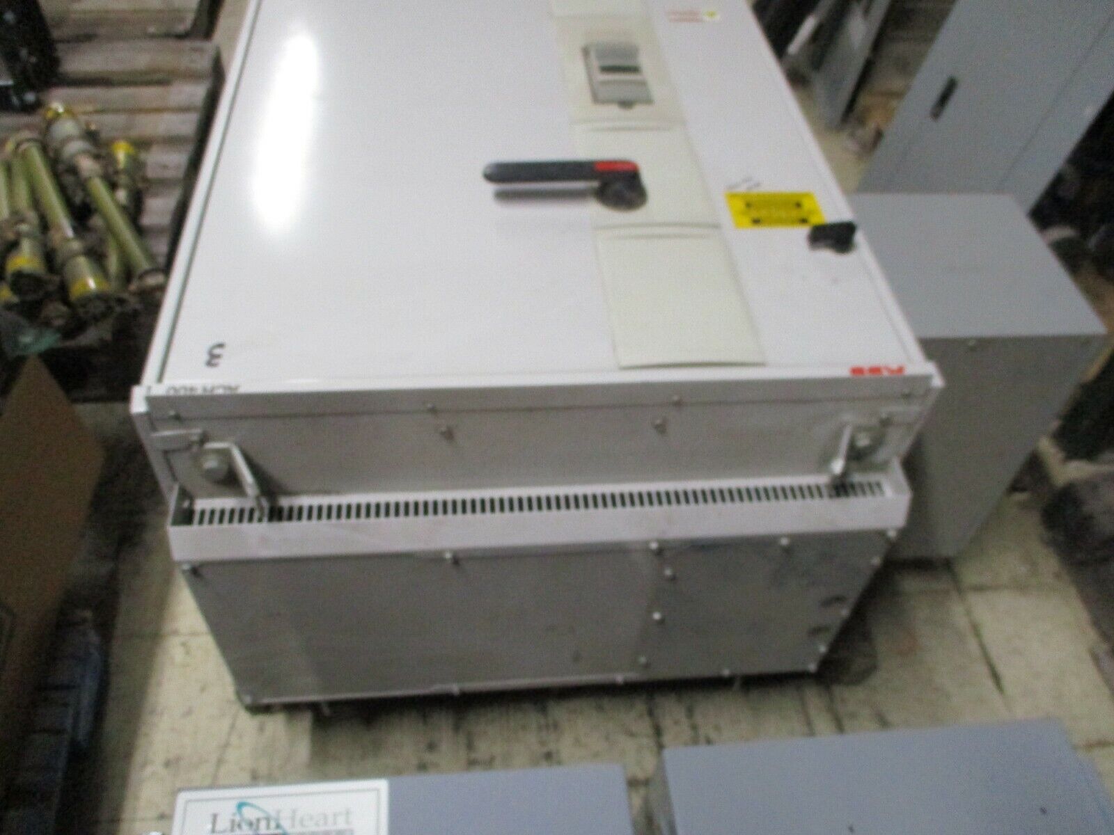 ABB ACH400 AC Drive ACH402621032 200HP 3Ph w/ Keypad Used