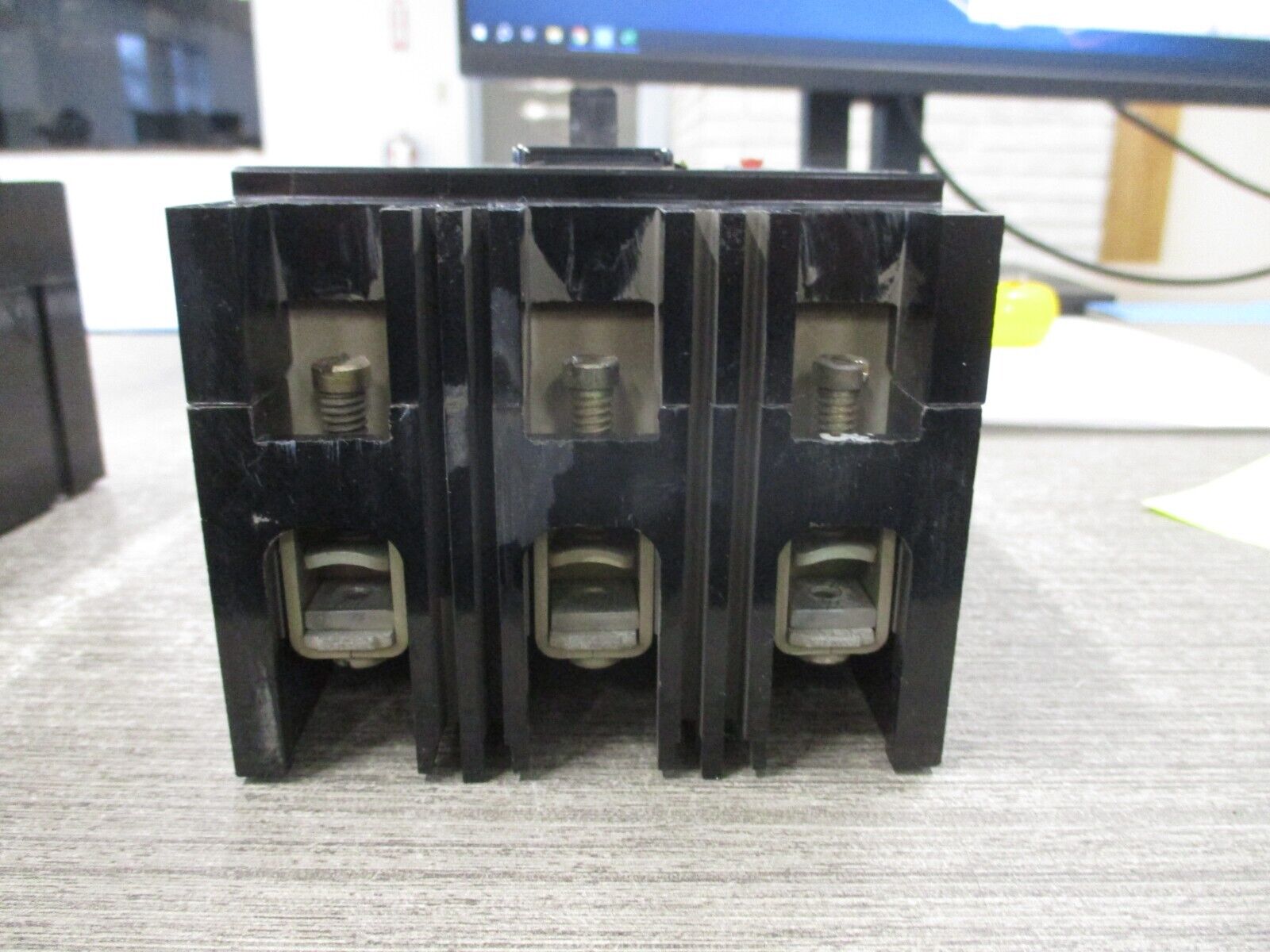 Westinghouse Motor Protector Circuit Breaker MCP13300RC Trip:100-300A 600V 3P