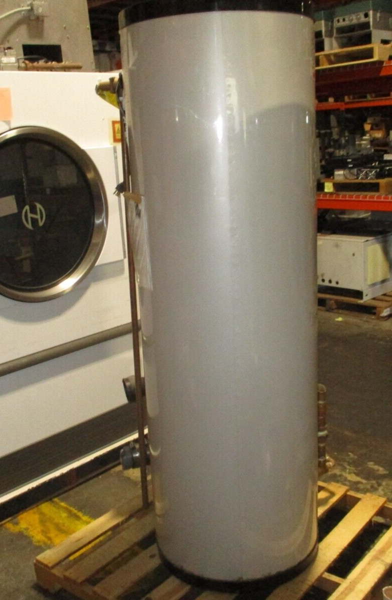 HTP Voyager Water Heater SSV199-80RB R1 80-Gallon 199,000 BTU MFD: 2008 Used