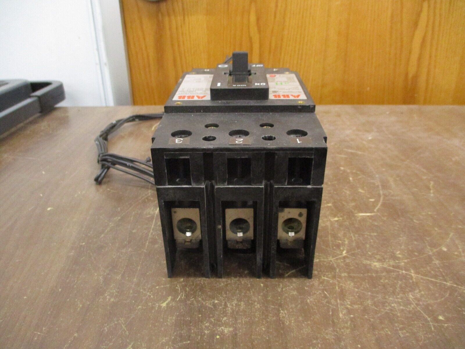 ABB Type EH Circuit Breaker EH-3P-100A 100A 600V 3P w/ Shunt Trip Used