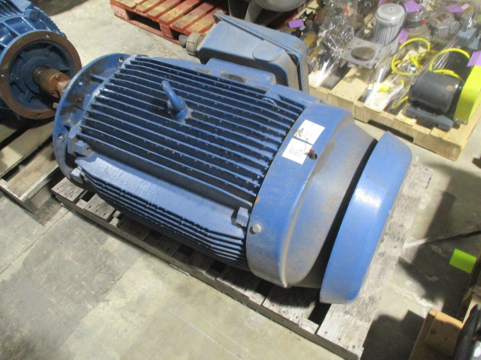 WEG Vertical Mount AC Motor Z020018TEP102605 200HP 1800RPM FR:447TD ENCL:TEFC