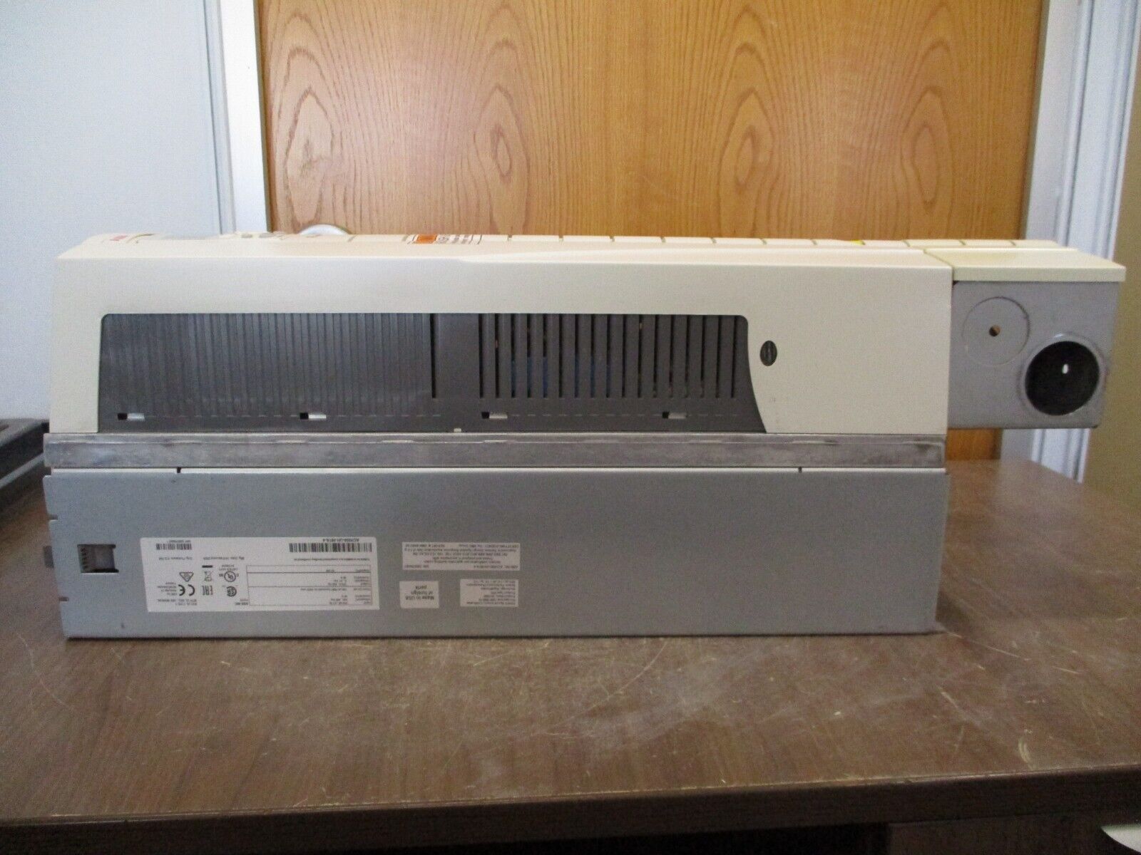 ABB ACH550 AC Drive ACH550-UH-097A-4 75HP 3Ph w/ Keypad Used