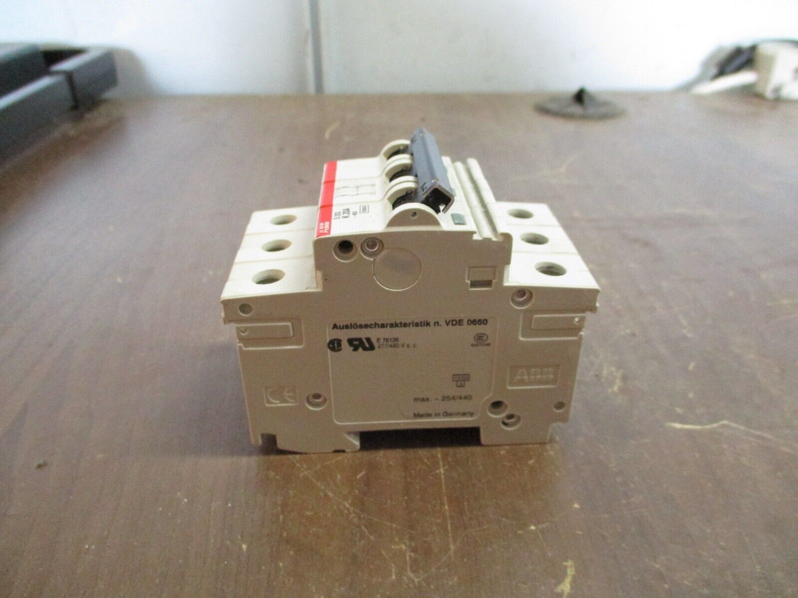 ABB Circuit Breaker S 283 K 20A 20A 277/480V 3P Used