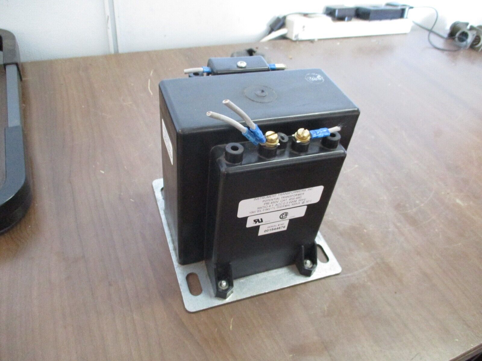 Instrument Transformers Potential Transformer 456-480 Pri: 480V Ratio 4:1 60Hz