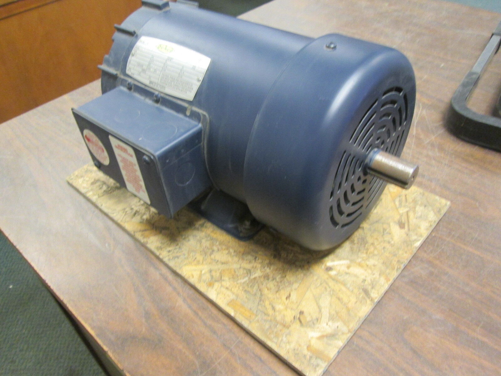 Sukup M6T17FB148A AC Motor 116721.00 1½HP 1725RPM FR:56Z ENCL:TEFC 575V 2.1FLA