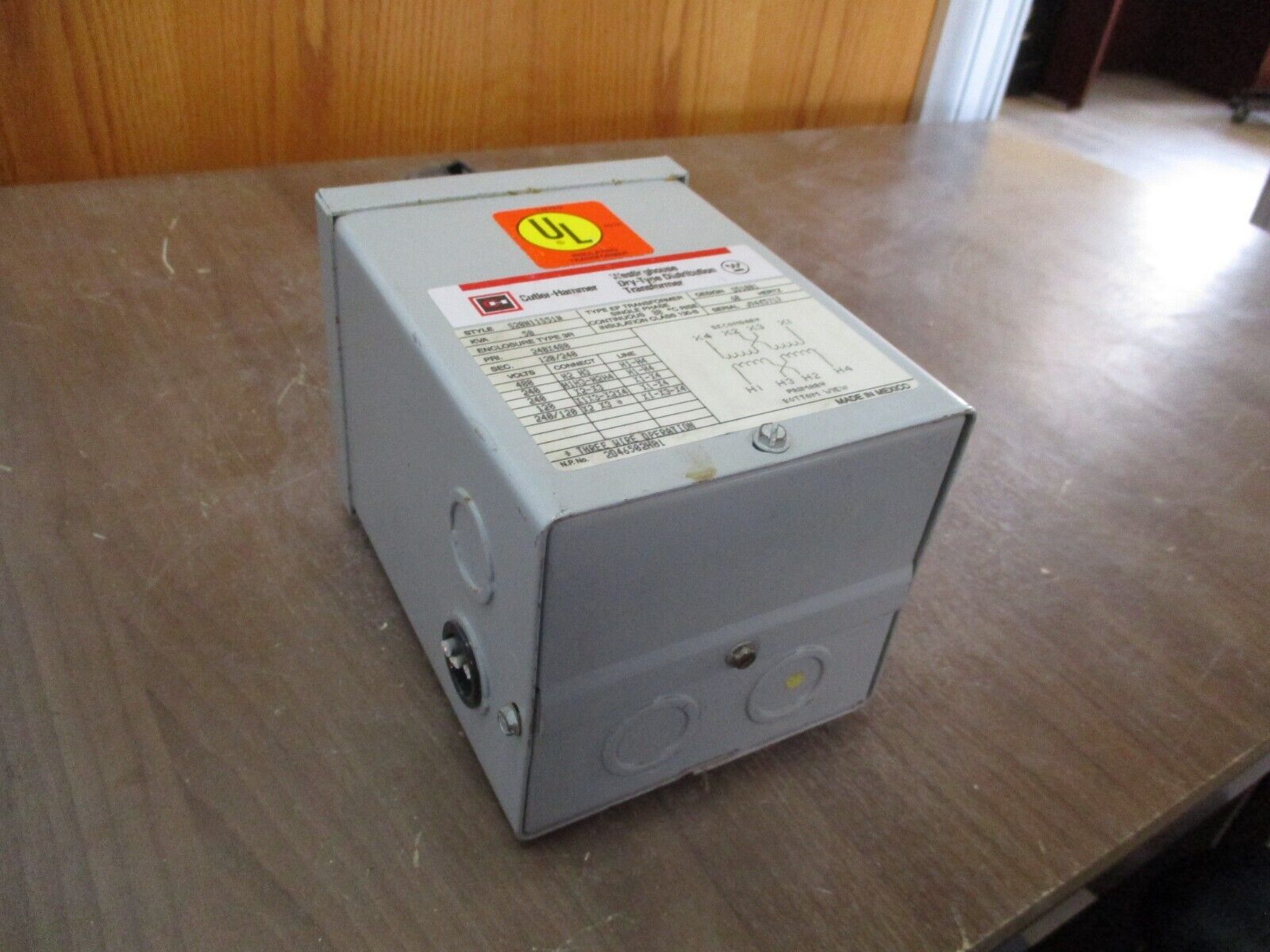 Cutler-Hammer Westinghouse Distribution Transformer S20N11S51N 0.50kVA 60Hz Used