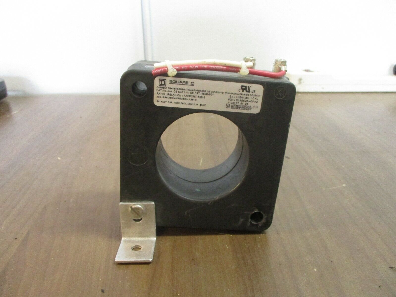 Square D Current Transformer 180R-601 Ratio 600:5A 600V 25-400Hz 10KV BIL, Used