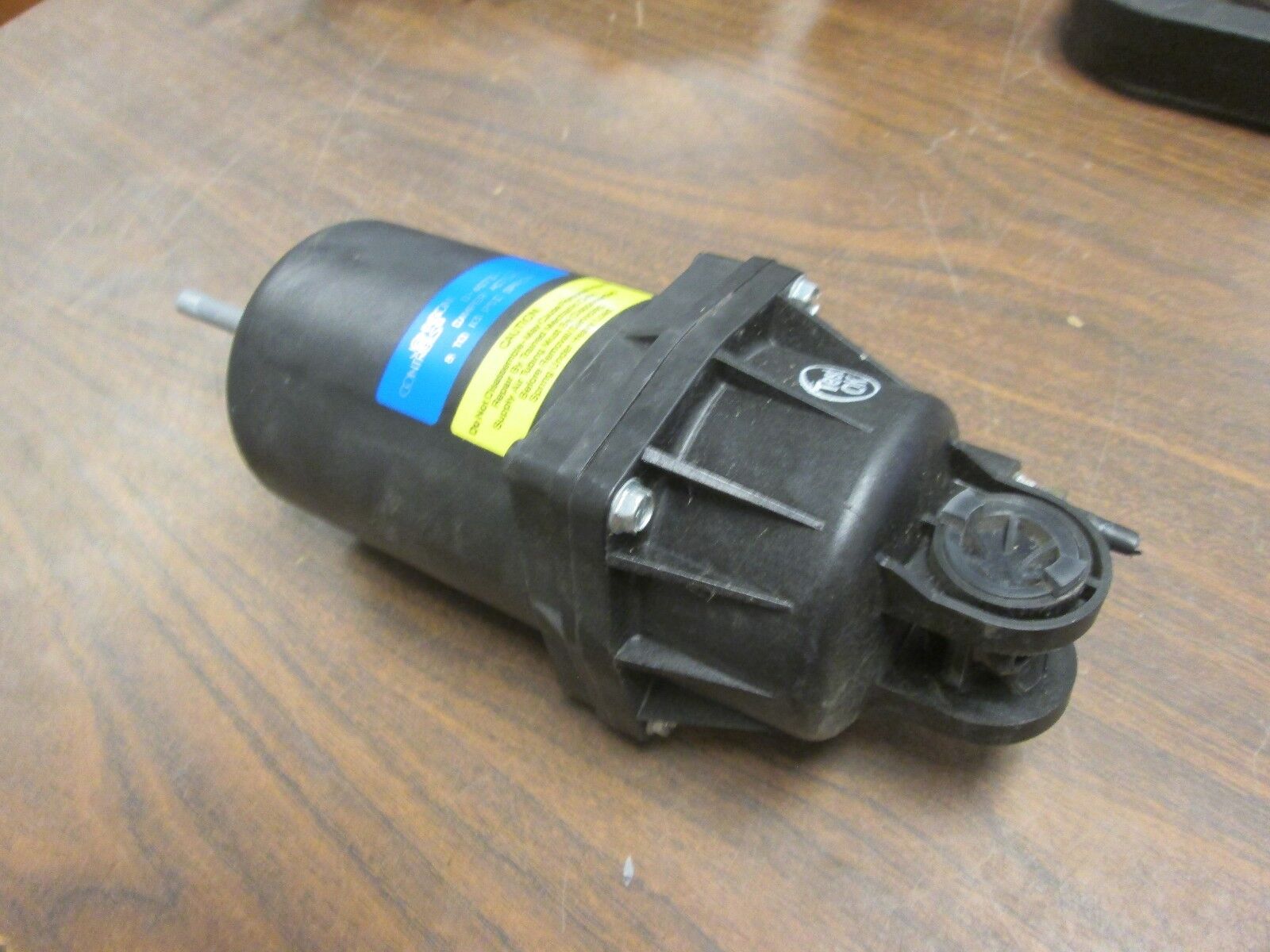 Johnson Controls Damper Actuator D-4073 8 to 13 PSI Spring Used