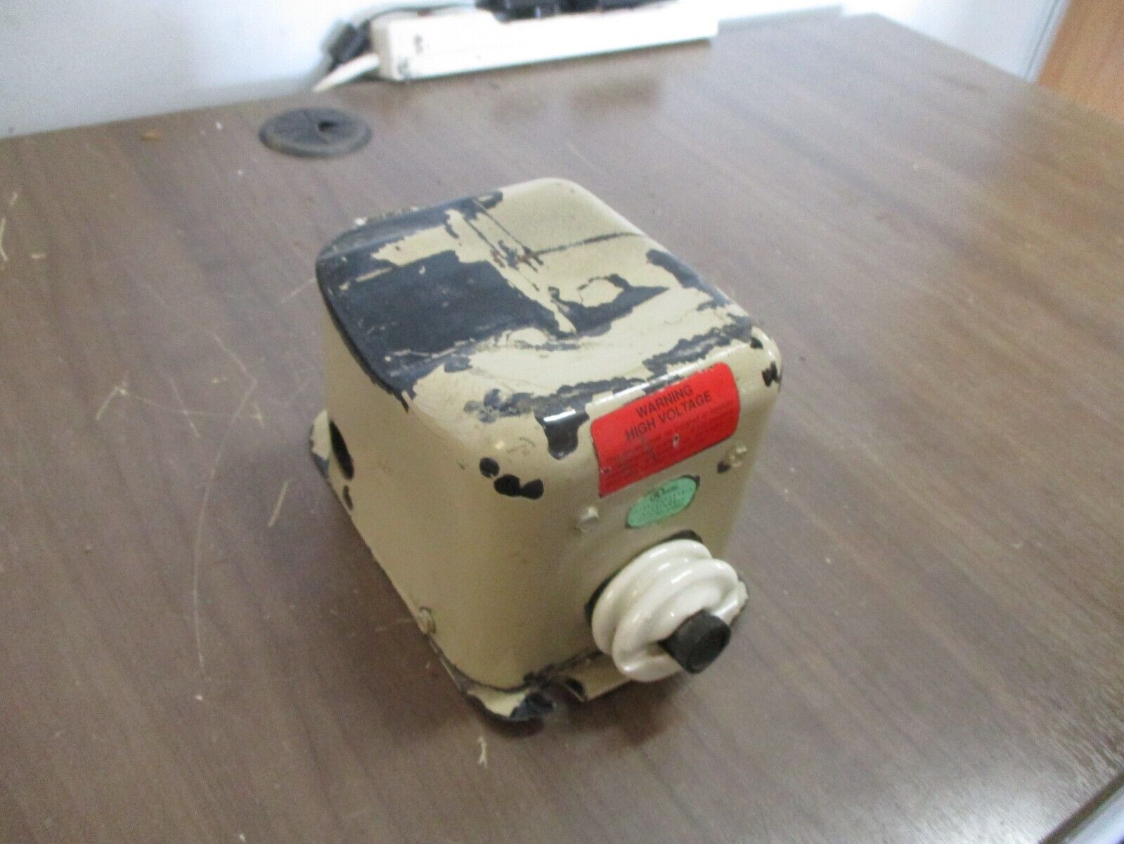 Dongan Interchangable Ignition Transformer A06-SC2 Pri: 120V Sec: 6kV Used