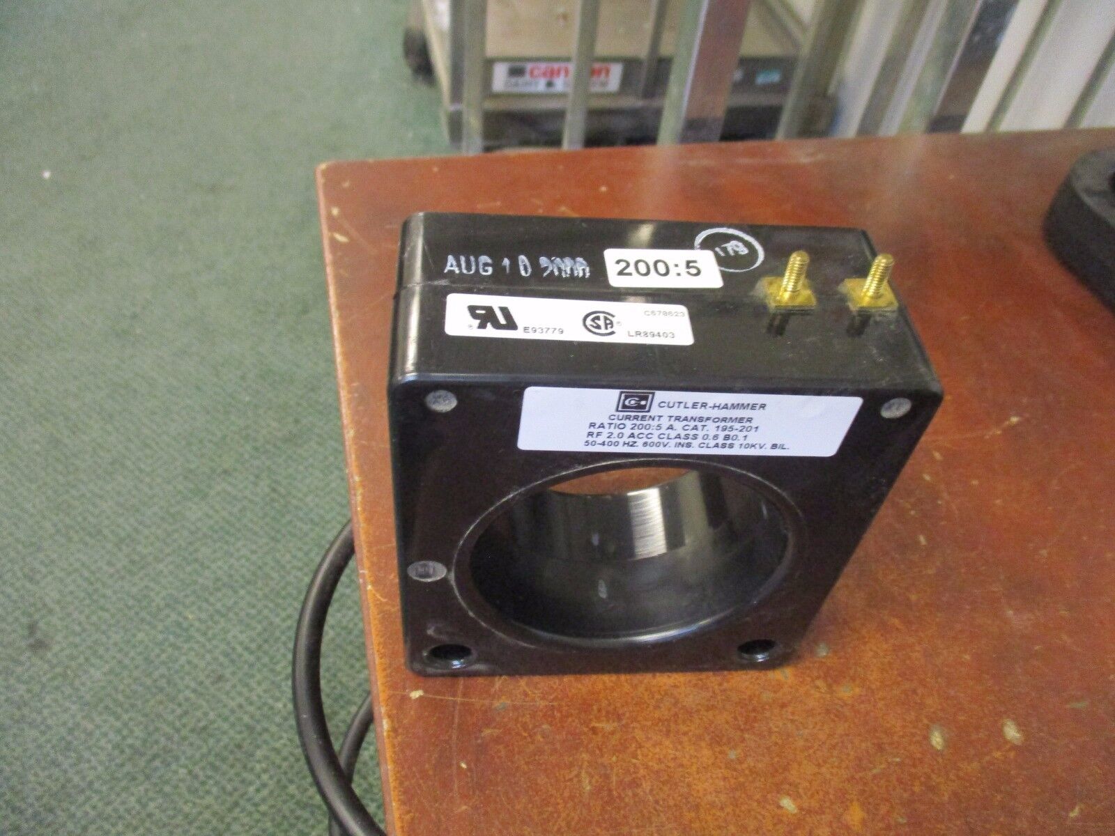 Cutler-Hammer Current Transformer 195-201 Ratio 200:5A 600V 50-400Hz 10Kv BIL