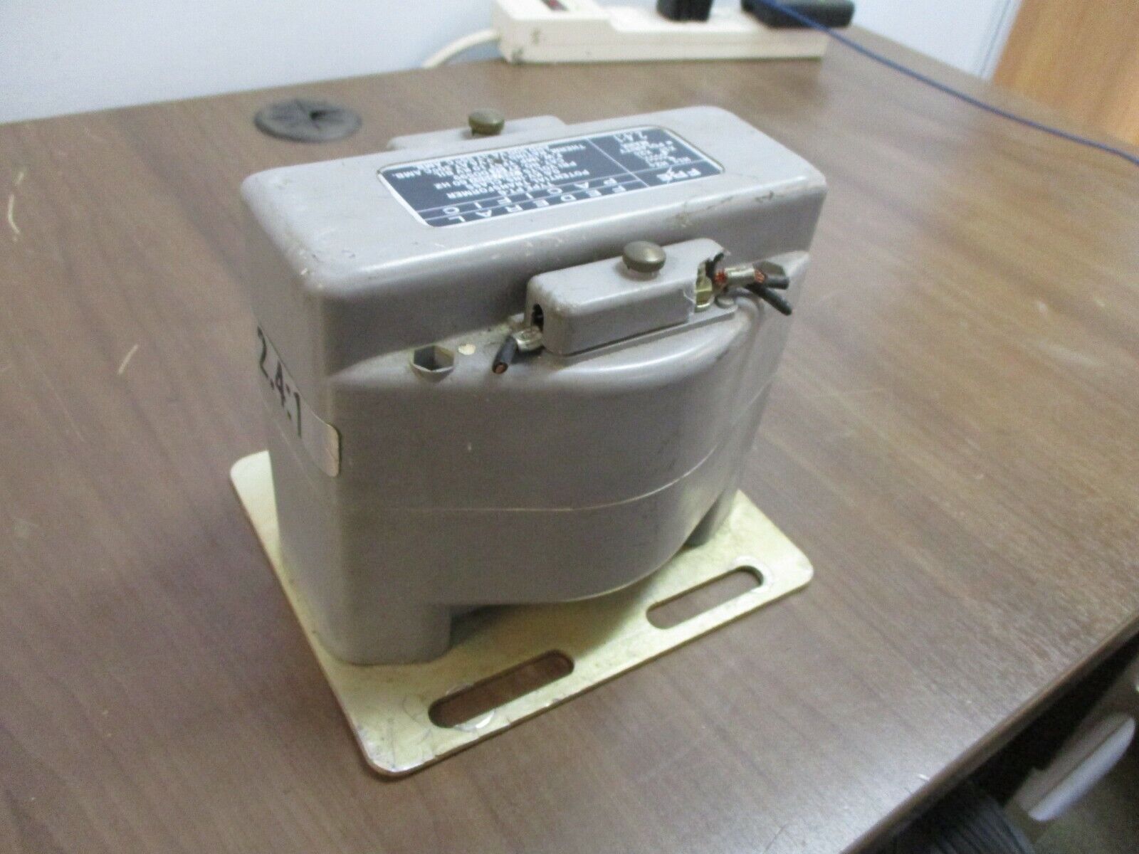 FPE Type PT-6 Potential Transformer 2752D0599 Ratio 2.4:1 Pri: 288/500V 60HZ