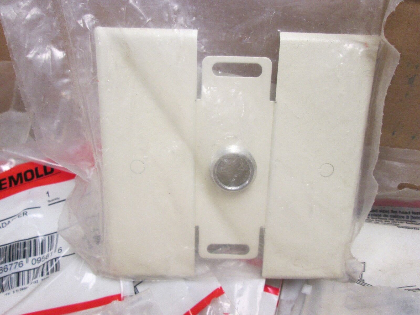 Wiremold Flush Plate Adapter V2051H *Lot of 33* New Surplus