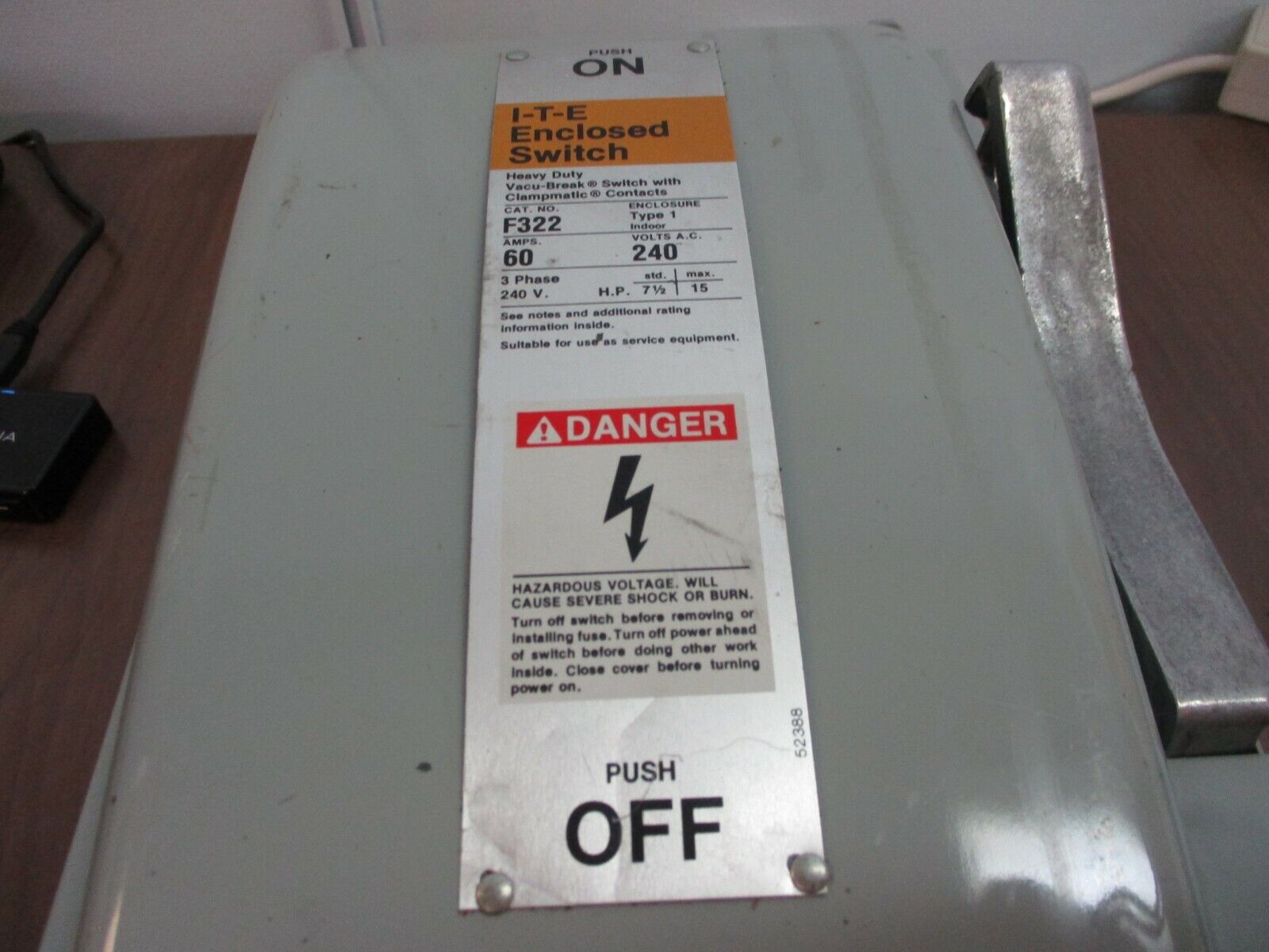 ITE Fusible Safety Switch/Disconnect F322  60A 240V w/Control Transformer Used