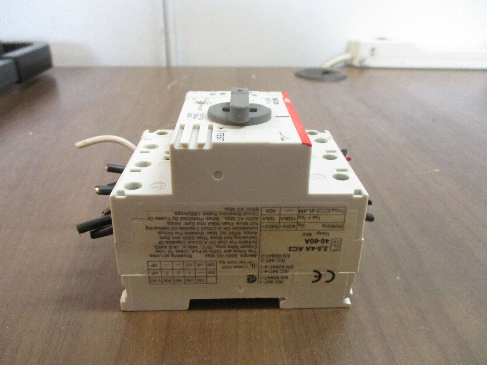 ABB Manual Starter MS 325 Trip: 2.5-4.0A 600V w/ Aux Contact, Used