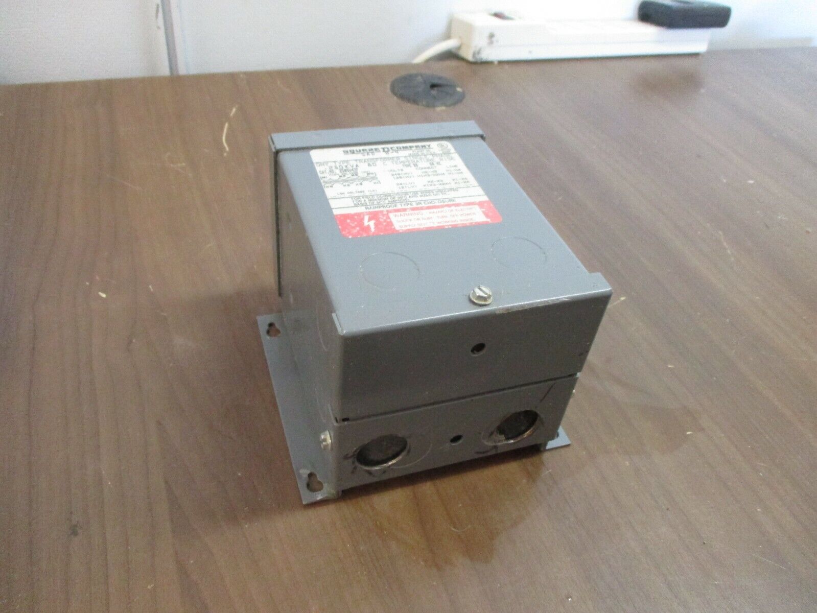 Square D 3R Transformer 250SV43F 0.250 kVA Pri: 120/240V Sec: 12/24V 1Ph 60Hz