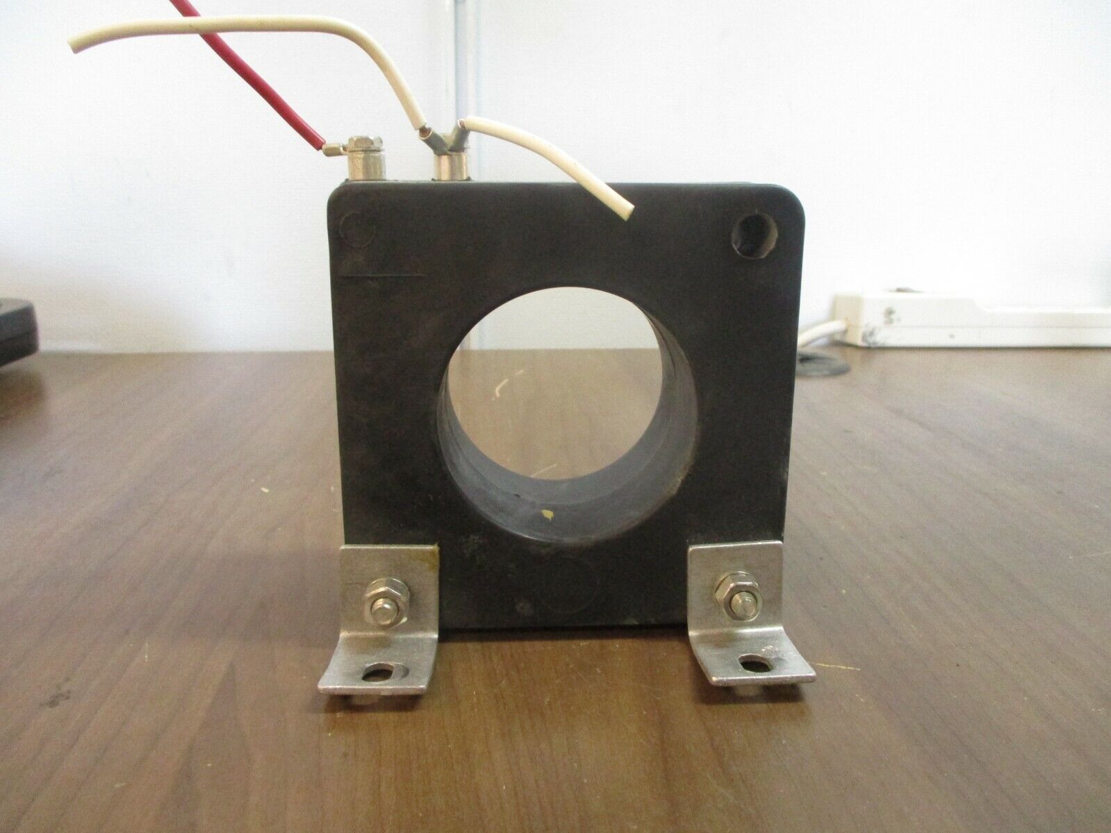 Square D Current Transformer 180R-401 Ratio 400:5A 600V 25-400Hz 10KV BIL Used