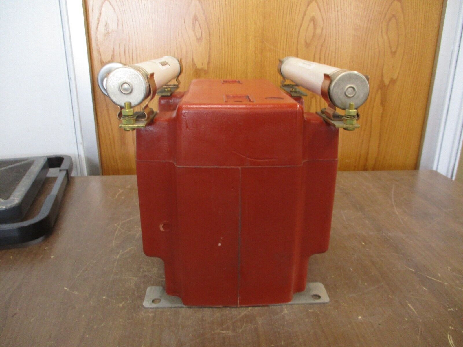 Instrument Transformers Voltage Transformer PTG5-2-110-123FF Pri: 12000V 60Hz