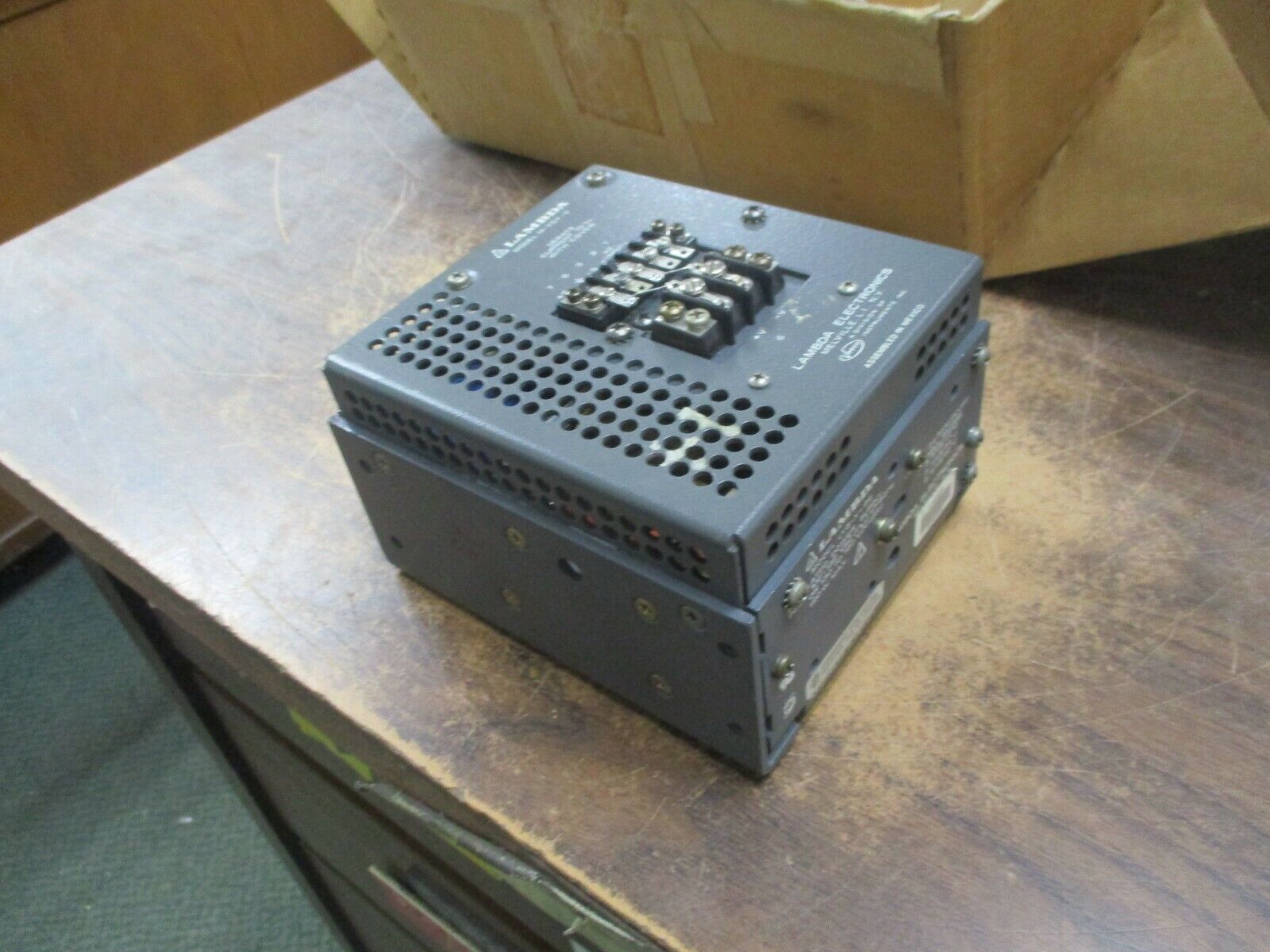 Lambda Regulated Power Supply LYS-Y-24 120W New Surplus