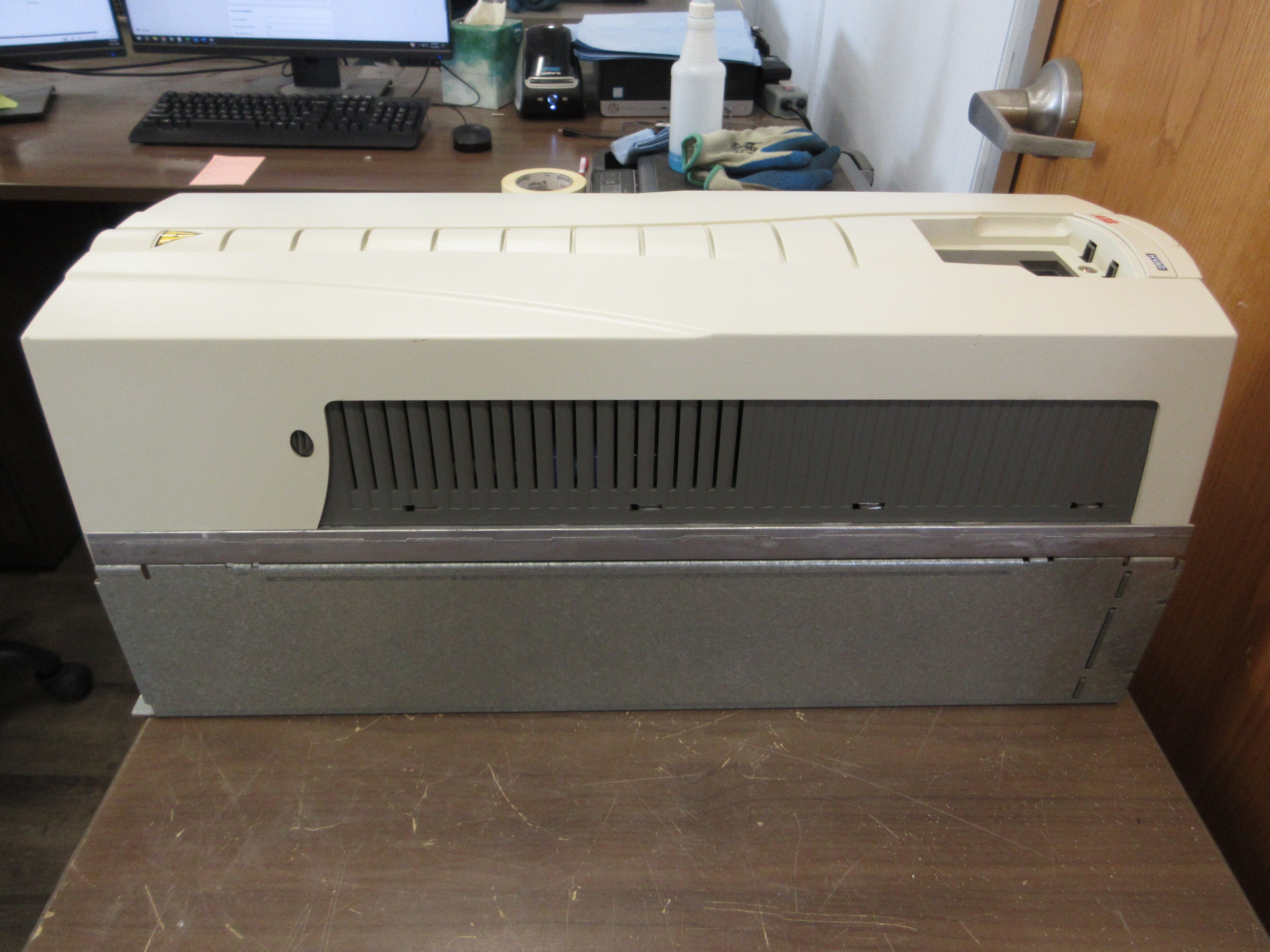 ABB ACH550 AC Drive ACH550-UH-072A-4 50HP 3Ph *No Keypad* Used