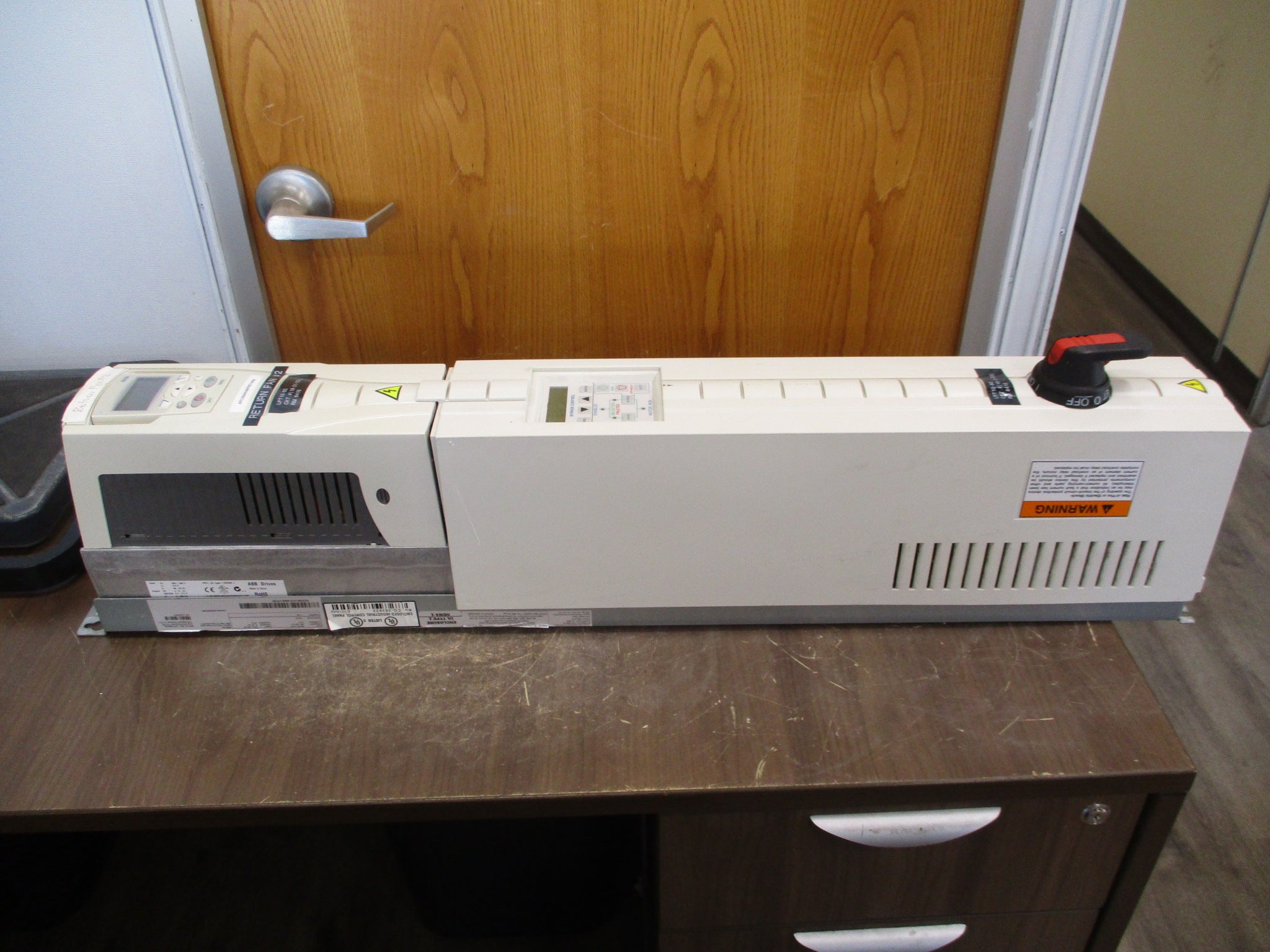 ABB ACH550 AC Drive w/ Bypass ACH550-VCR-04A6-2+F267 1HP 3Ph w/ Keypad Used