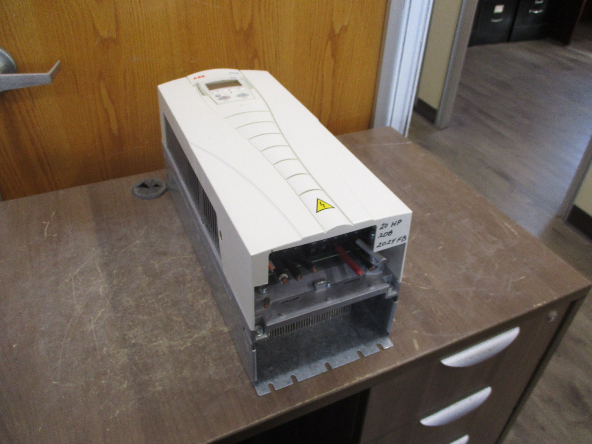 ABB ACH550 AC Drive ACH550-UH-059A-2 20HP / 10HP w/ Keypad Used