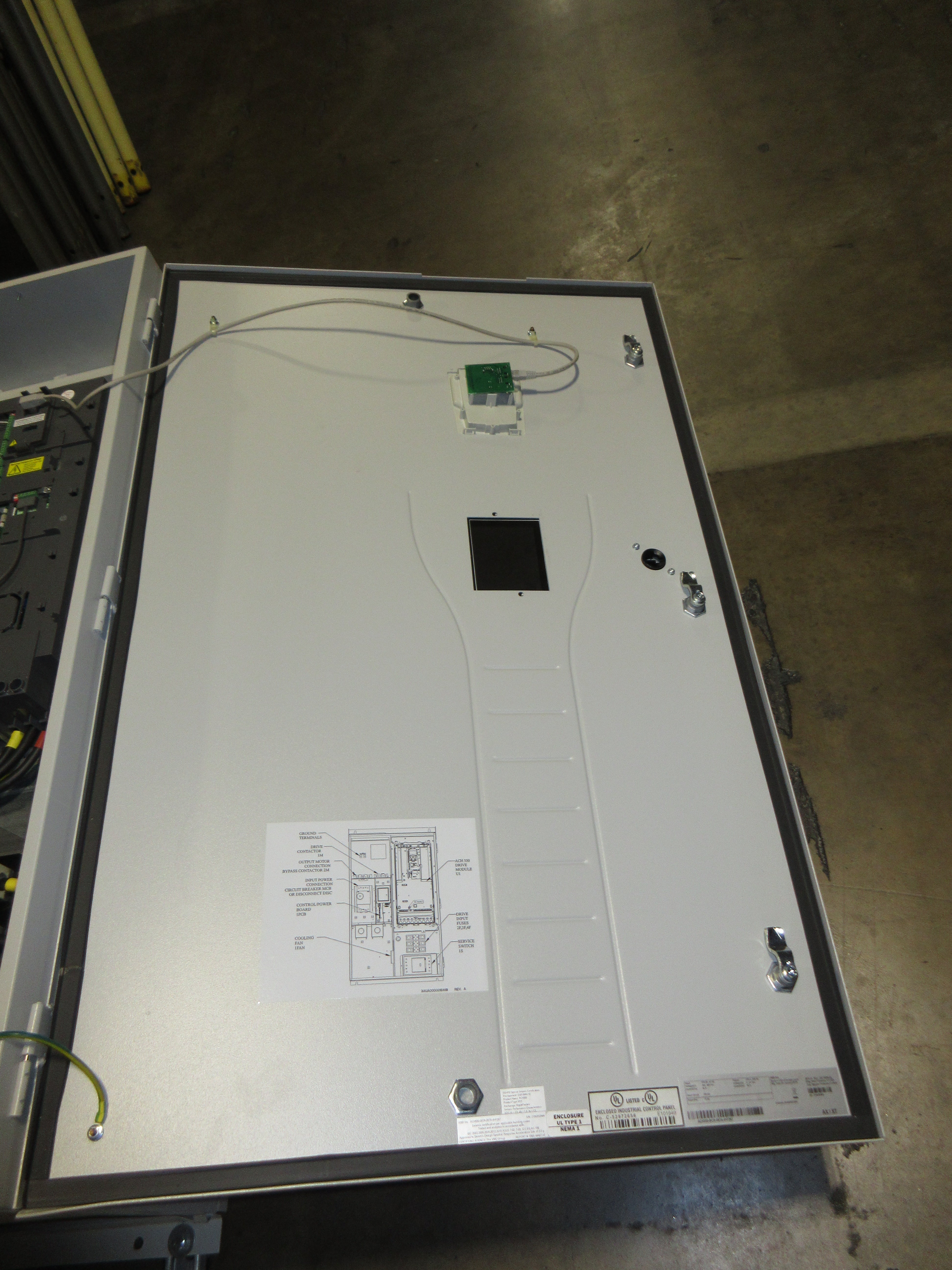 ABB ACH550 AC Drive w/ Bypass ACH550-BCR-097A-4+F267 75HP 3Ph w/ Keypad Used