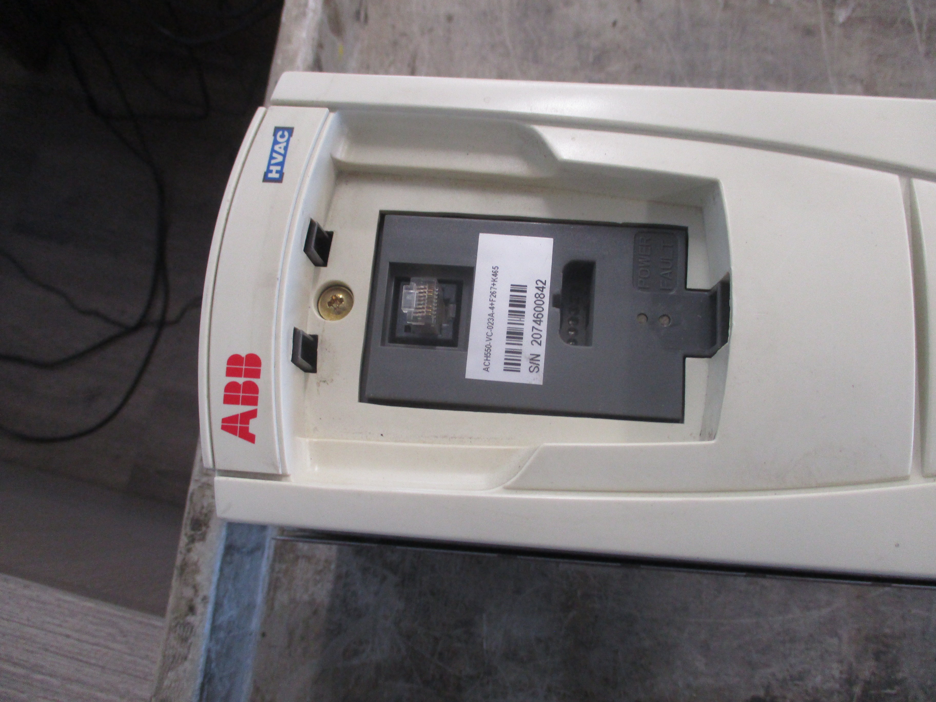 ABB ACH550 AC Drive W/Bypass ACH550-VC-023A-4+K465 15HP 3Ph Input: 3PH 48-63Hz 380-480VAC 23A Output: 3PH 0-500Hz 0-U1VAC 23A *No Keypad* Used