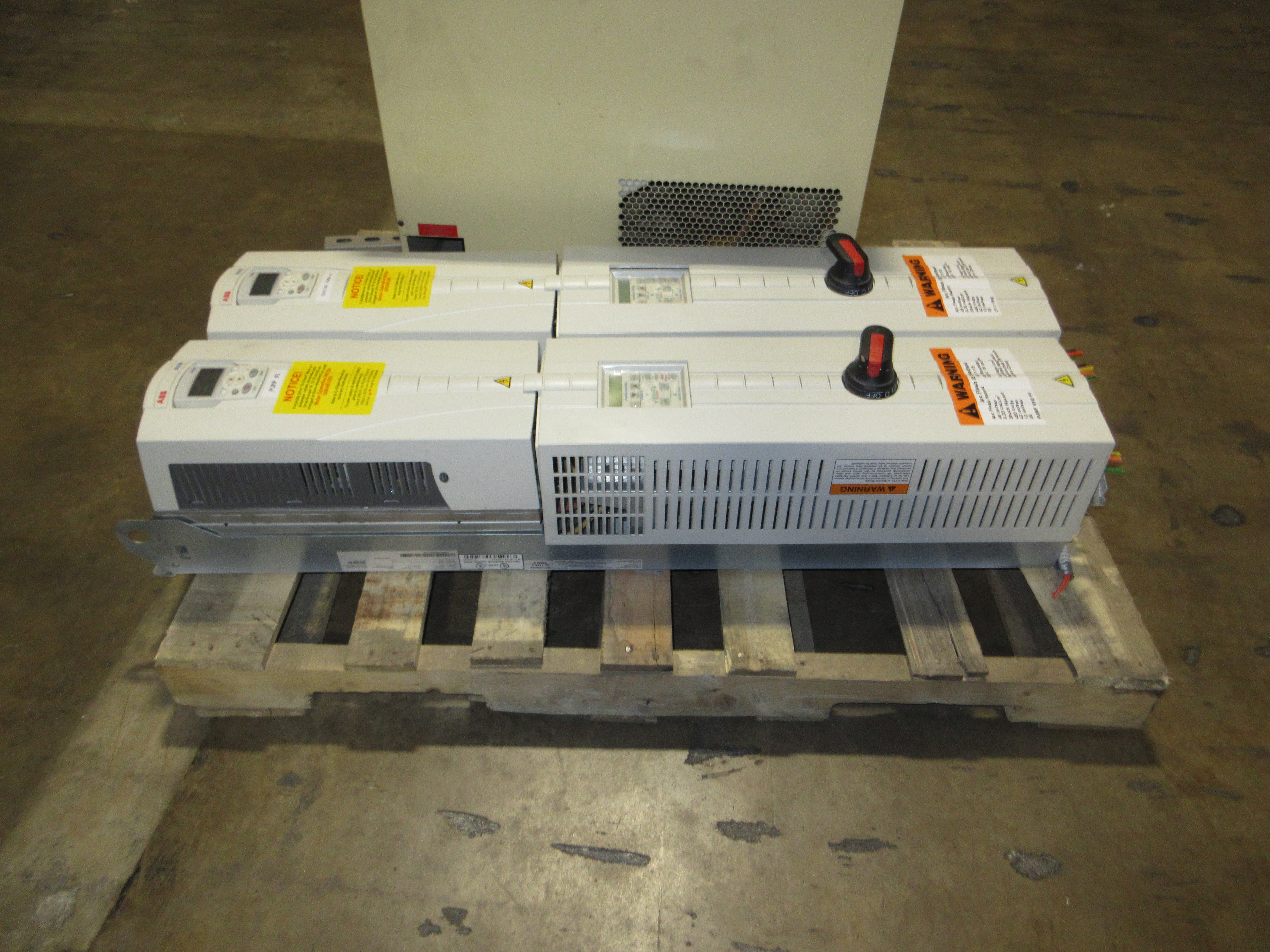 ABB ACH550 AC Drive w/ Bypass ACH550-VCR-045A+F267 30HP 3Ph w/ Keypad Used