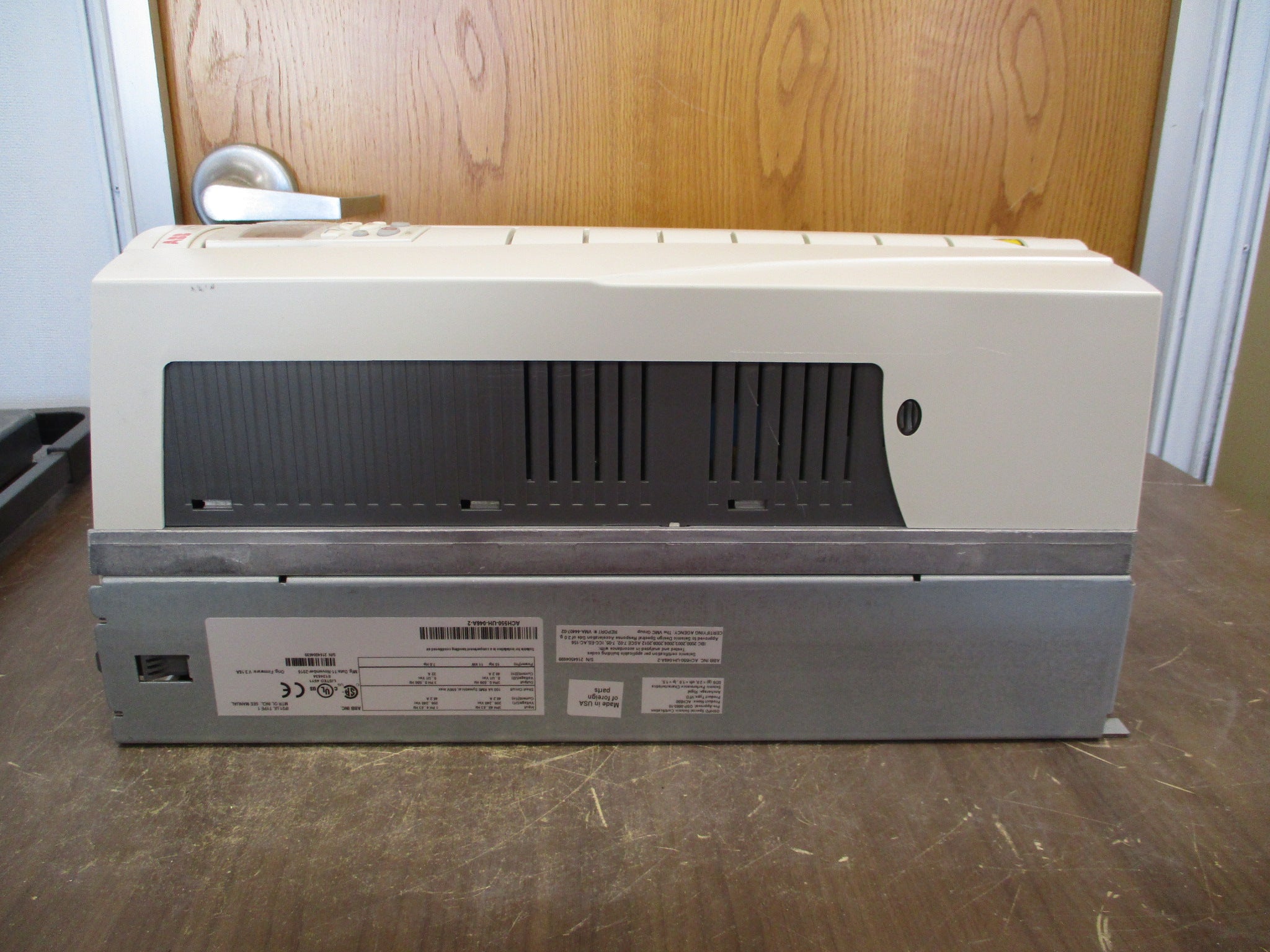 ABB ACH550 AC Drive ACH550-UH-046A-2 15HP/7.5HP w/ Keypad Used