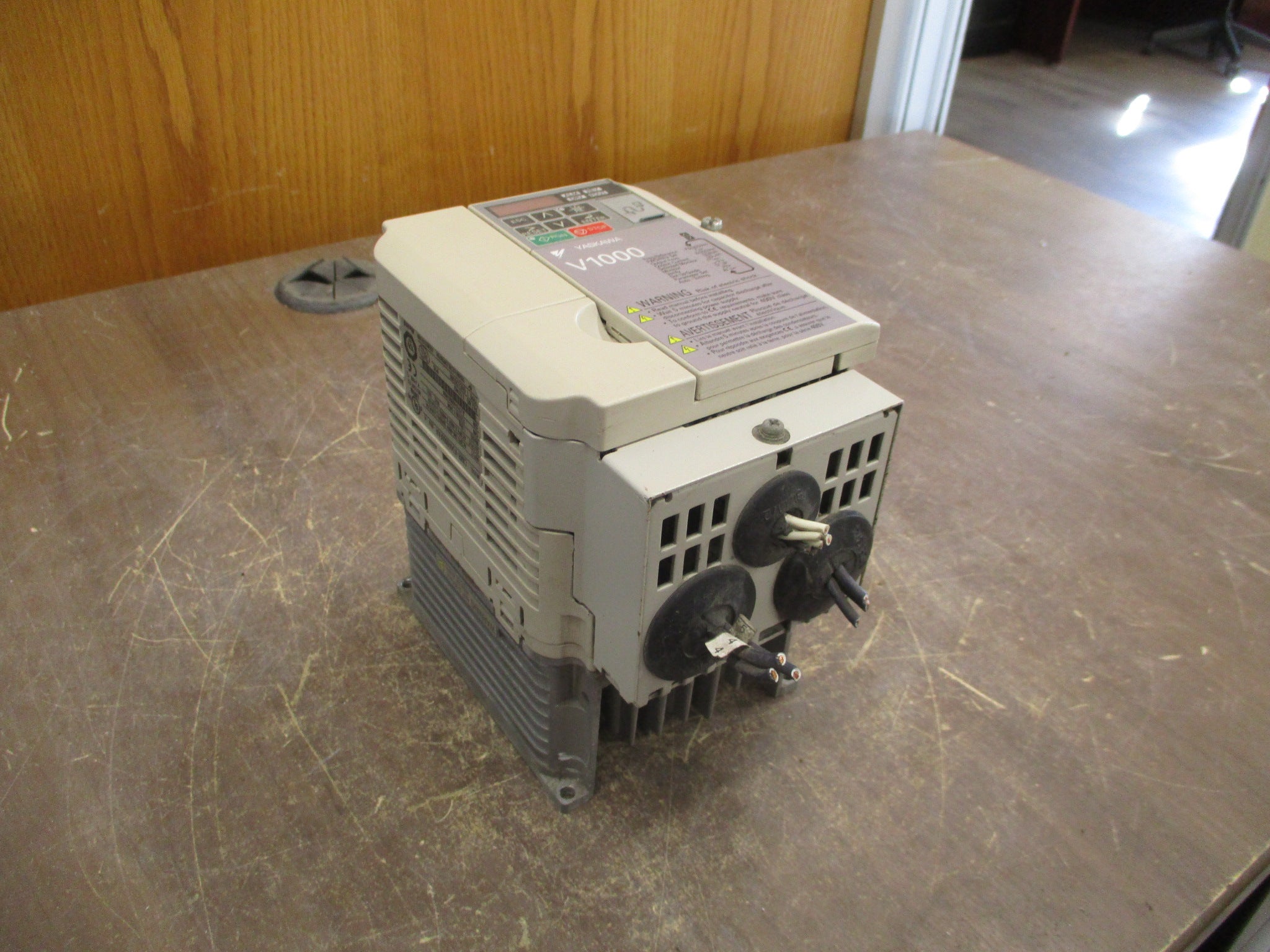 Yaskawa V1000 AC Drive CIMR-VU4A0005FAA Rev. A 3HP 3Ph Used