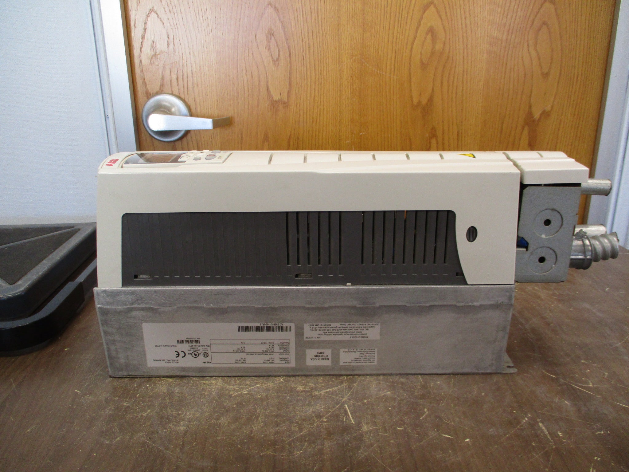 ABB ACS550 AC Drive ACS550-U1-024A-2 7.5HP / 3HP w/ Keypad Used