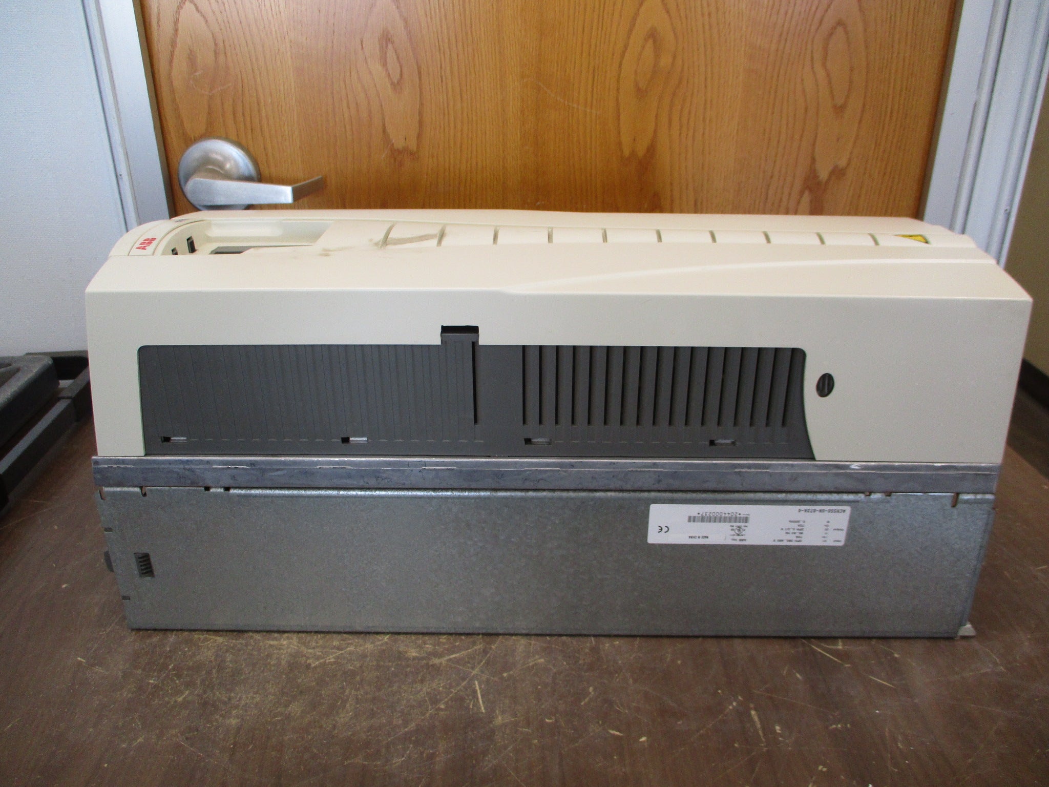 ABB ACH550 AC Drive ACH550-UH-072A-4 50HP 3Ph *No Keypad* Used