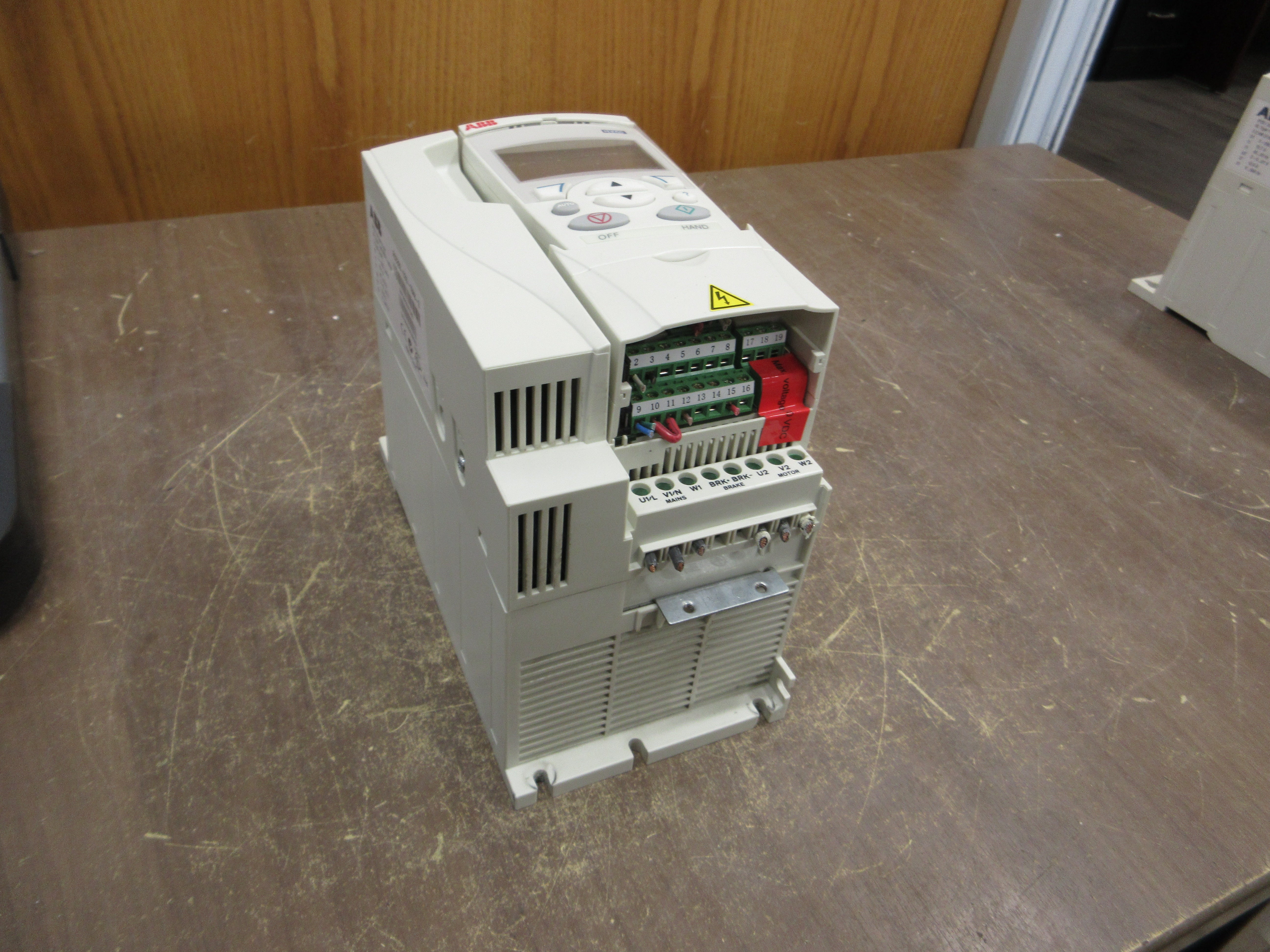 ABB ACS320 AC Drive ACS320-03U-10A8-2 3HP 3Ph w/ Keypad Used