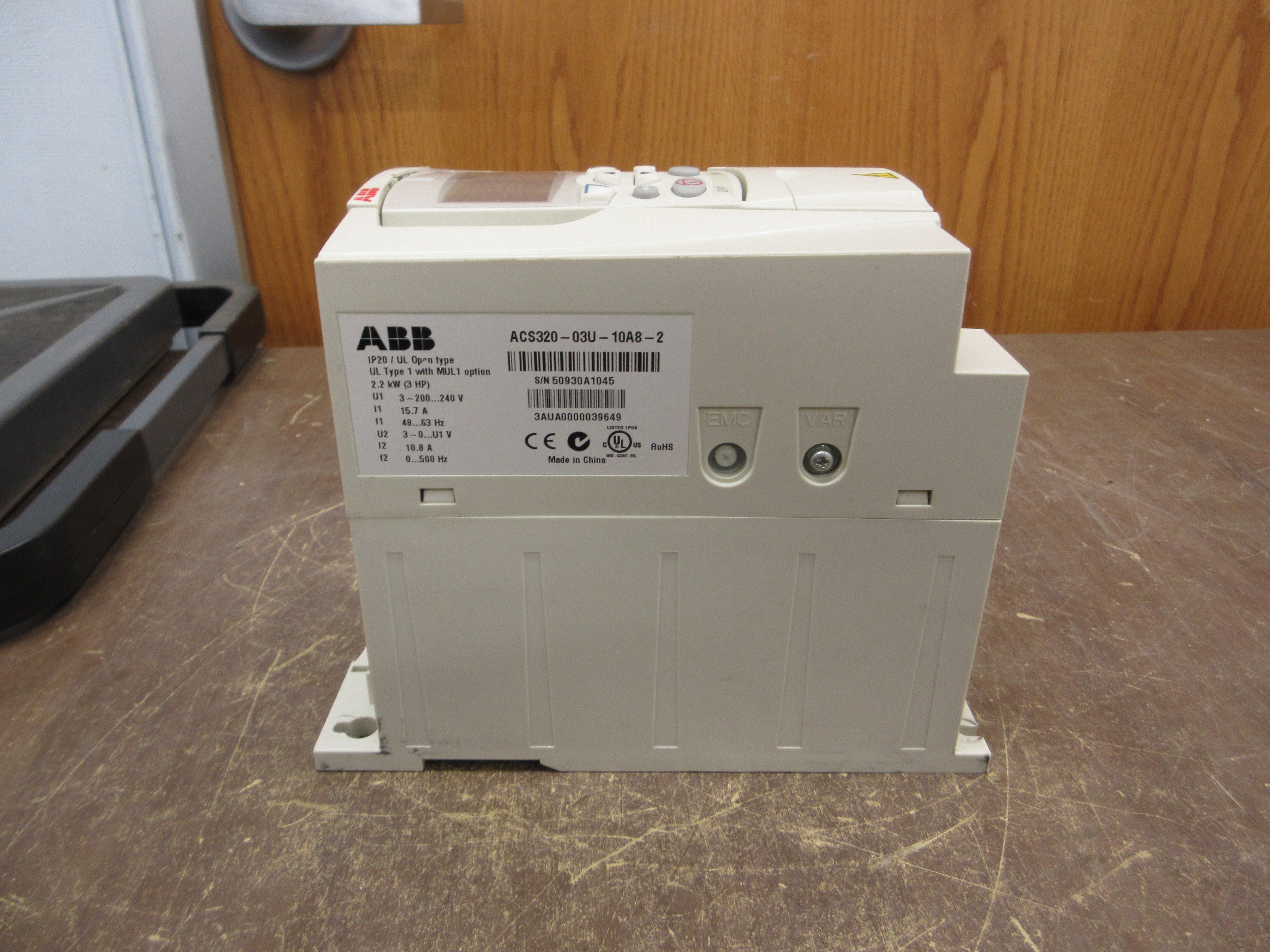 ABB ACS320 AC Drive ACS320-03U-10A8-2 3HP 3Ph w/ Keypad Used