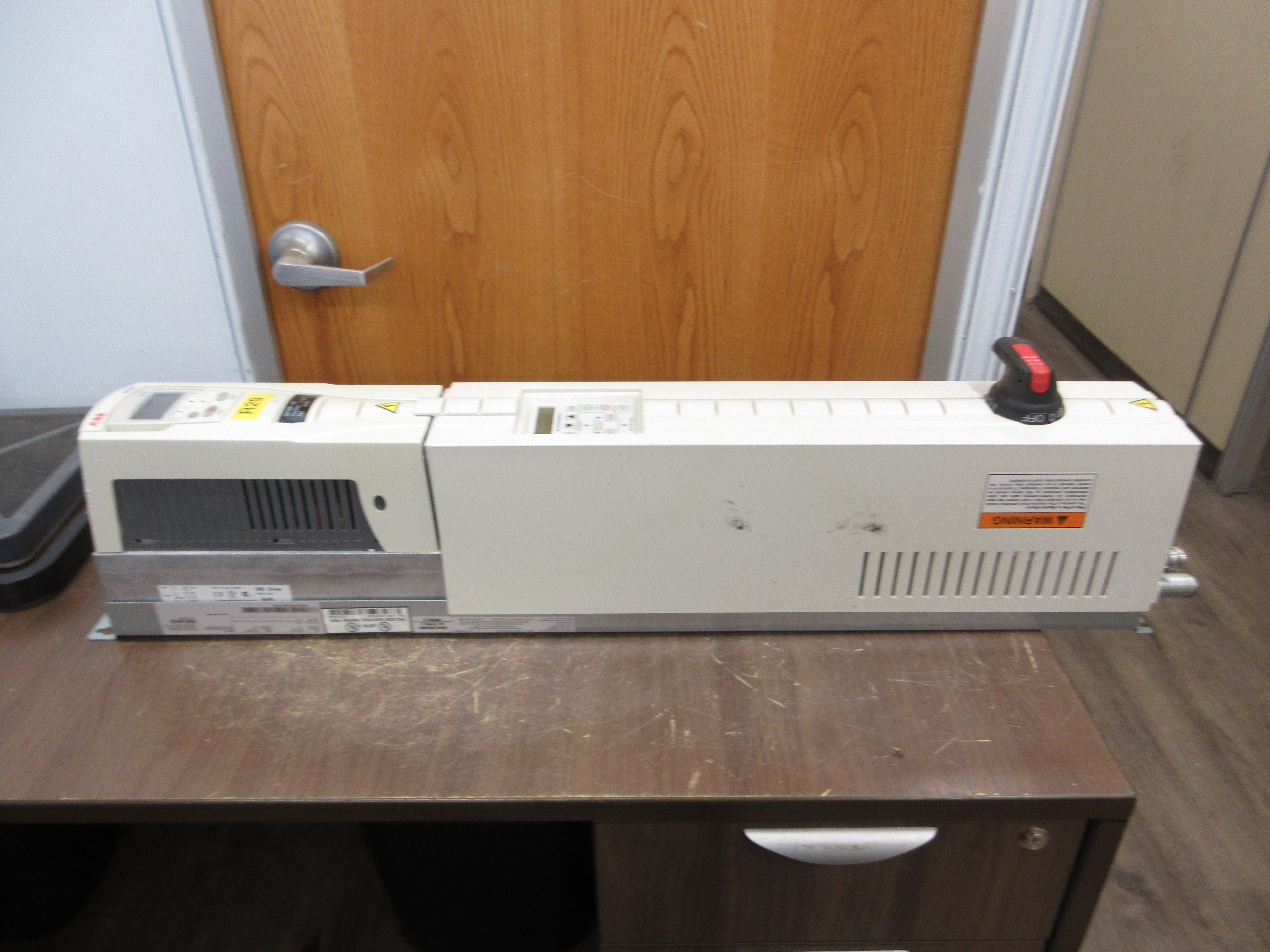 ABB ACH550 AC Drive W/Bypass ACH550-VCR-07A5-2+F267 2HP 3Ph Used