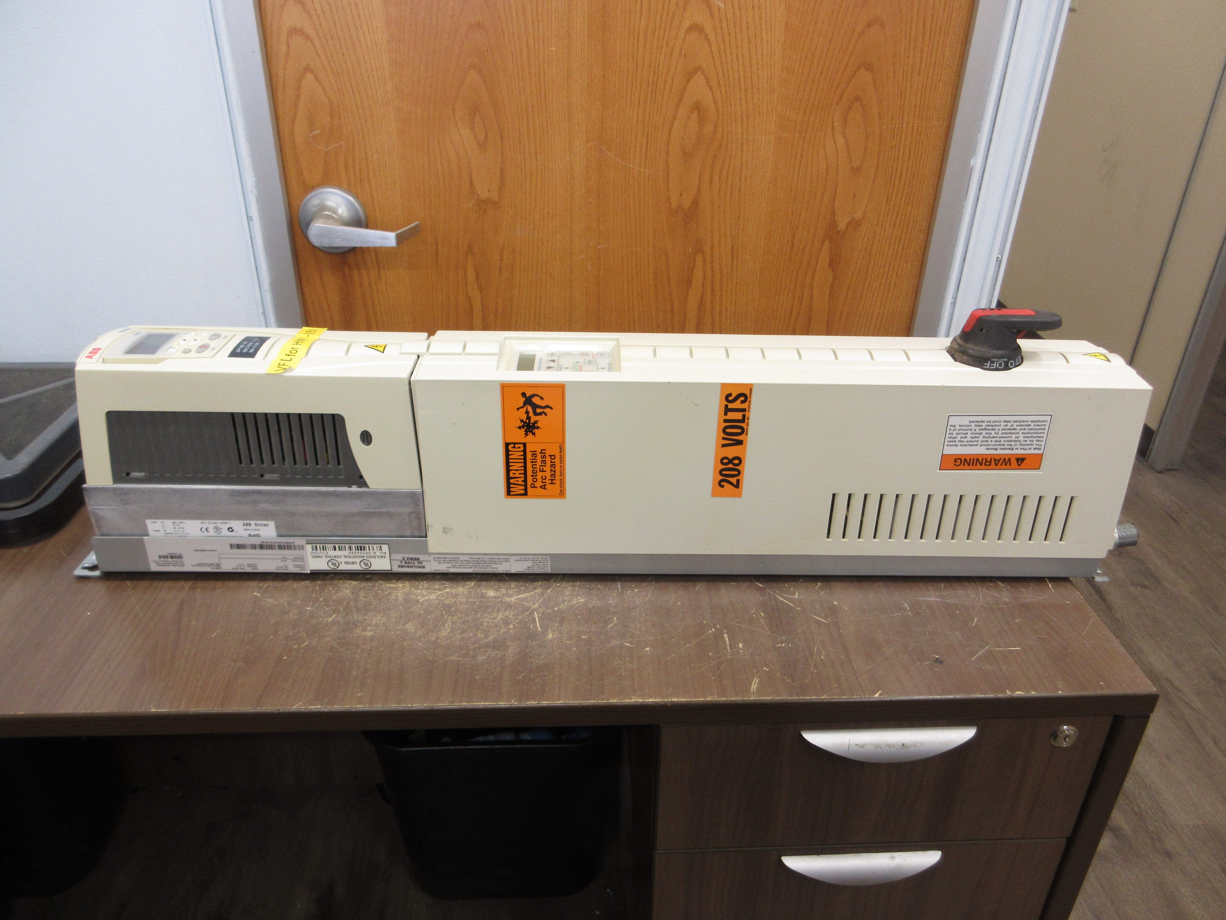 ABB ACH550 AC Drive w/ Bypass ACH550-VCR-017A-2+F267 5HP 3Ph w/ Keypad Used