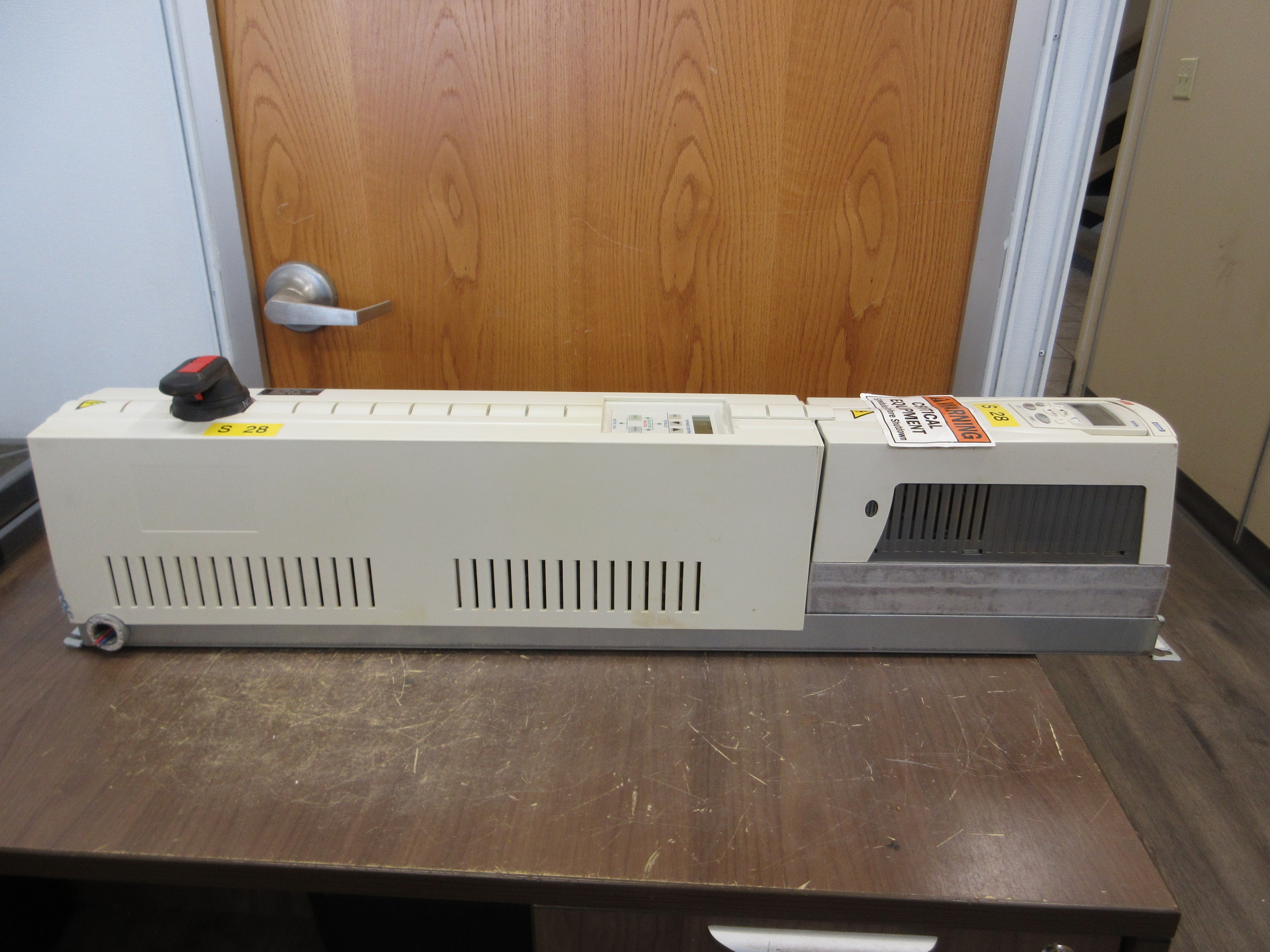 ABB ACH550 AC Drive w/ Bypass ACH550-VCR-017A-2+F267 5HP 3Ph w/ Keypad Used