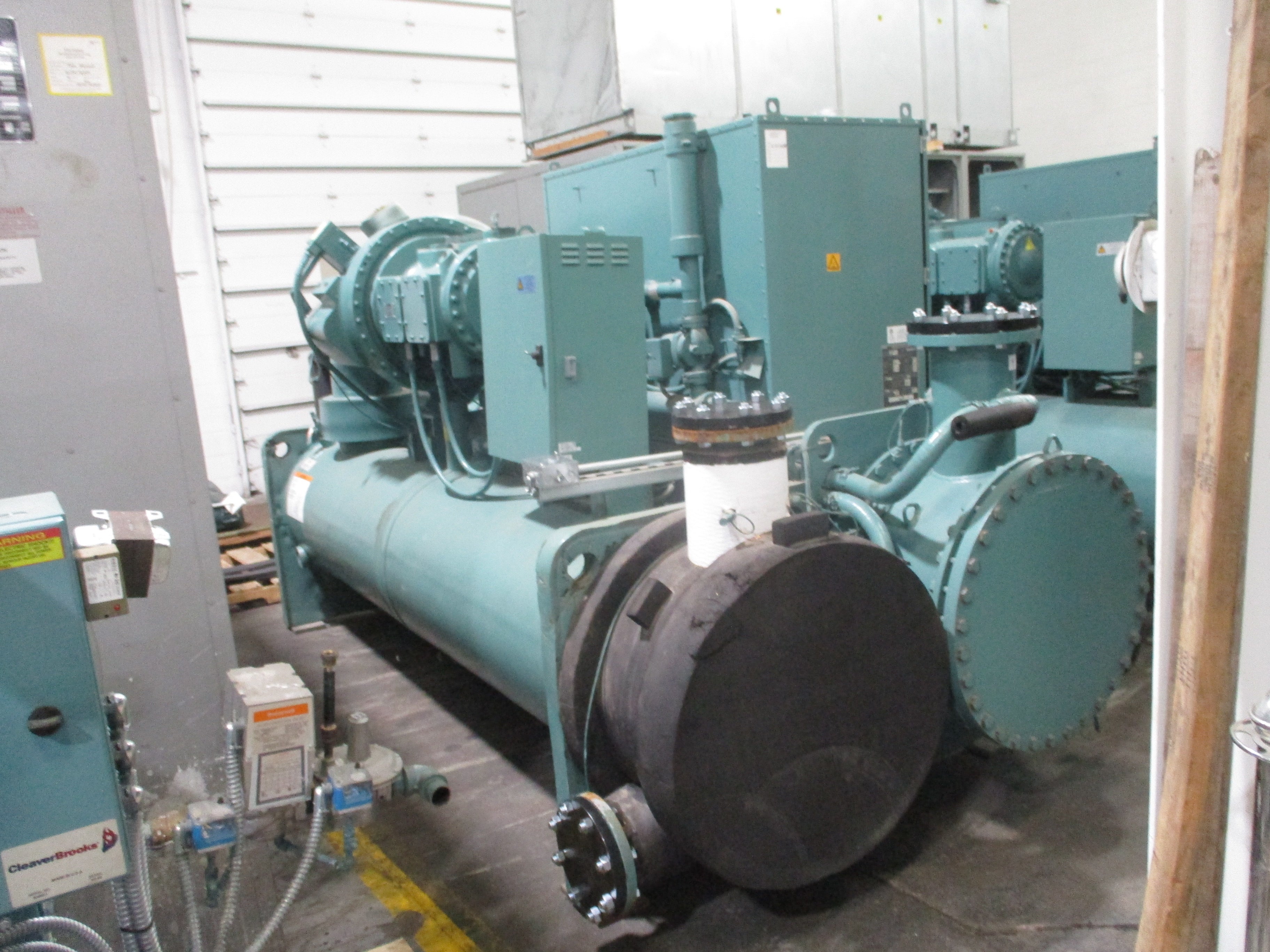 York YMC2 Water Cooled Chiller YMC2-S0879AA 250 ton 460V 3Ph R-134A 17,433 Operating Hours 24,750 Start MFD: 2017