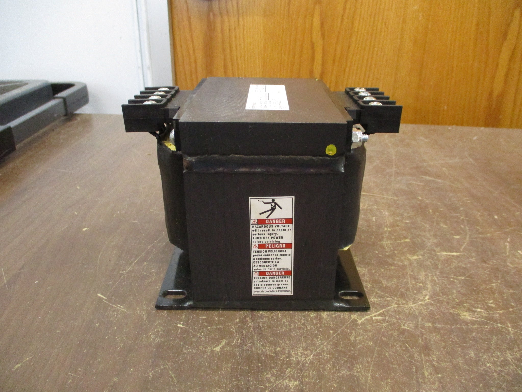 Square D Control Transformer 9070T1000D1 1kVA Pri: 240/480V Sec: 120V 50/60Hz