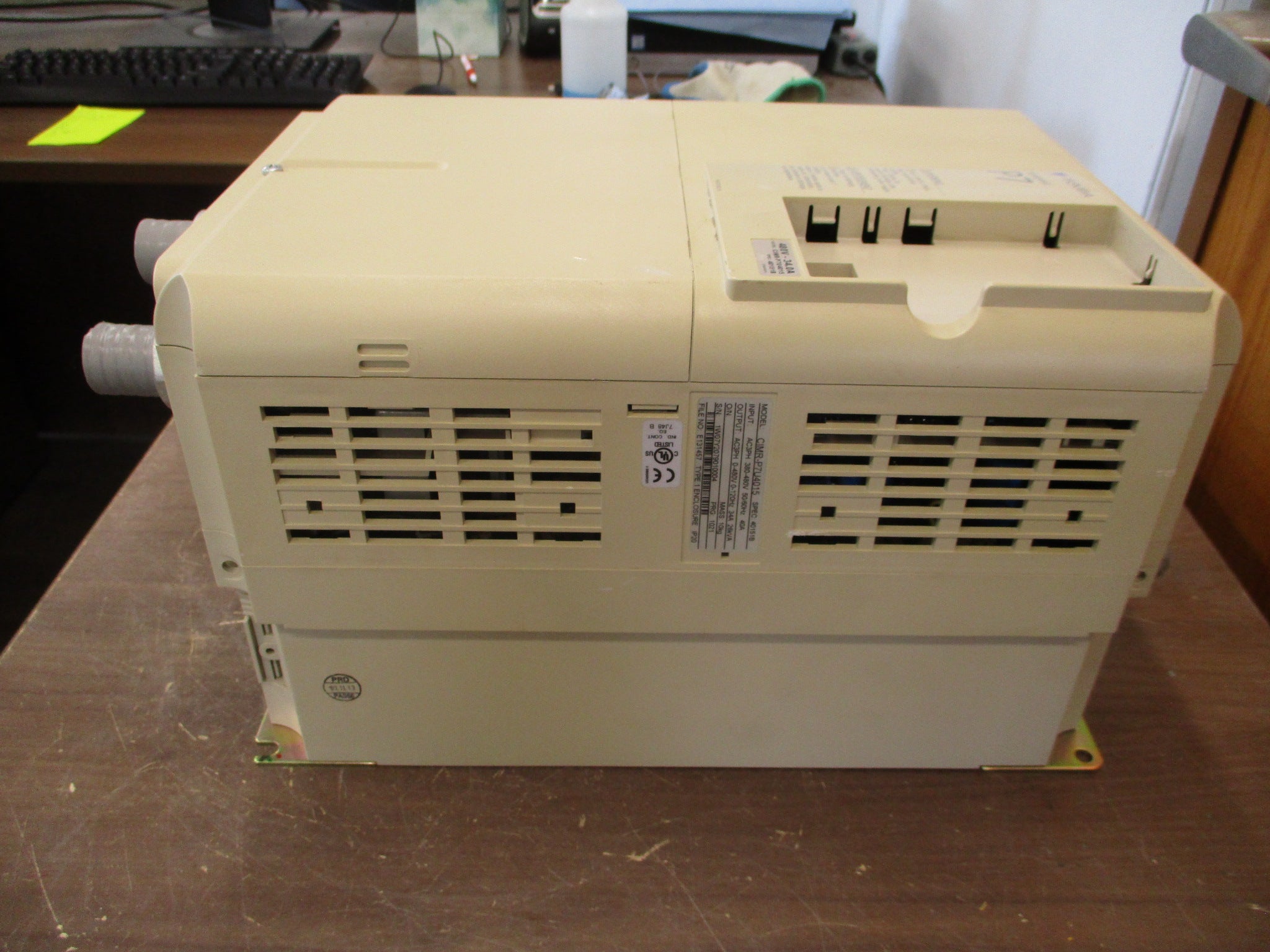 Yaskawa Varispeed P7 AC Drive CIMR-P7U4015 25HP 3Ph *No Keypad* Used