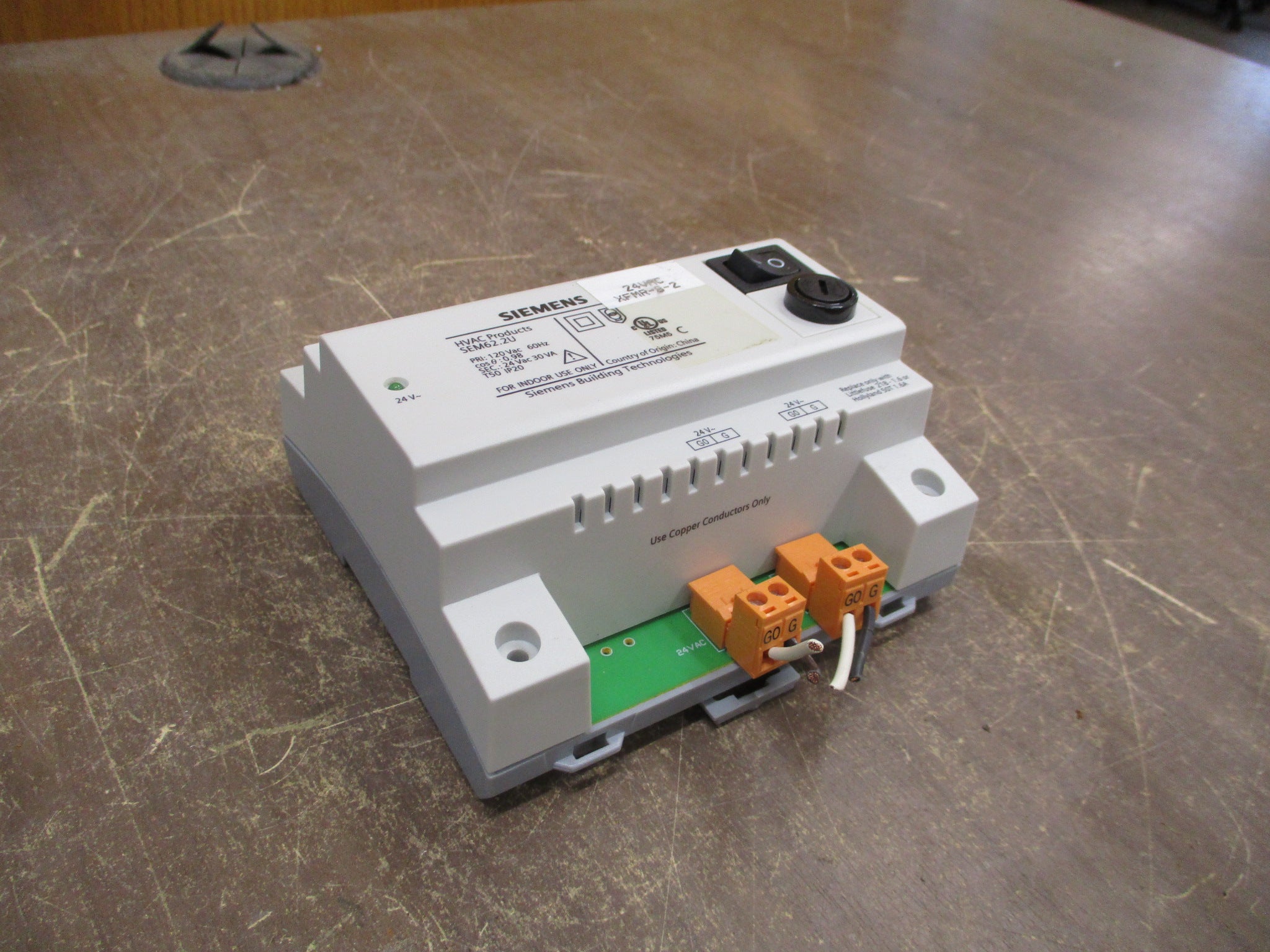 Siemens Transformer SEM62.2U 30VA Pri: 120V Sec: 24V 60Hz Used